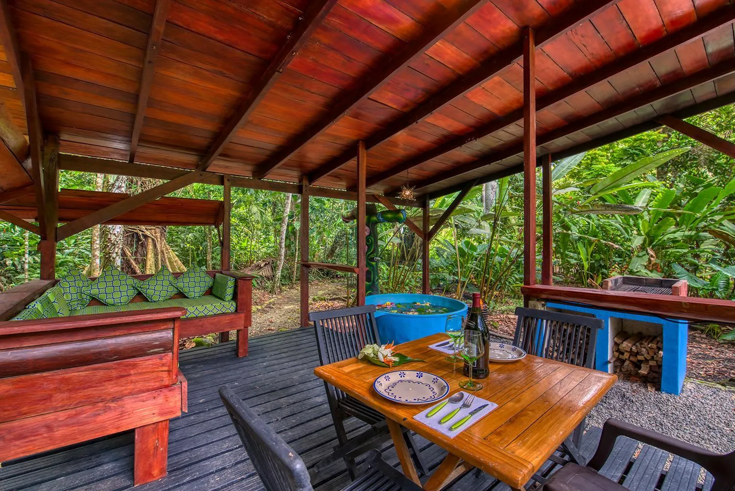 Balcony/Terrace in Tree House Beachfront Lodge