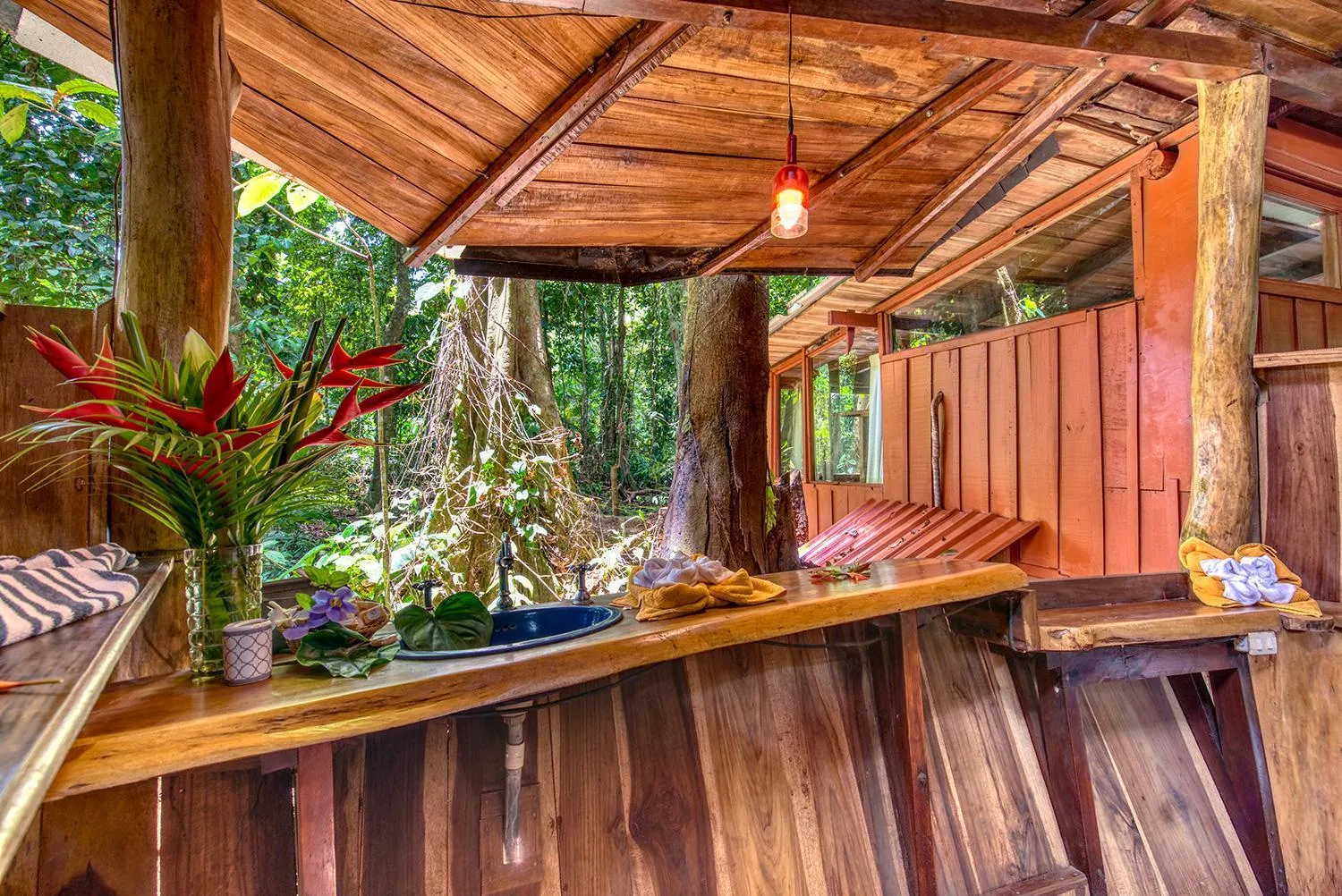 Bathroom in Tree House Beachfront Lodge