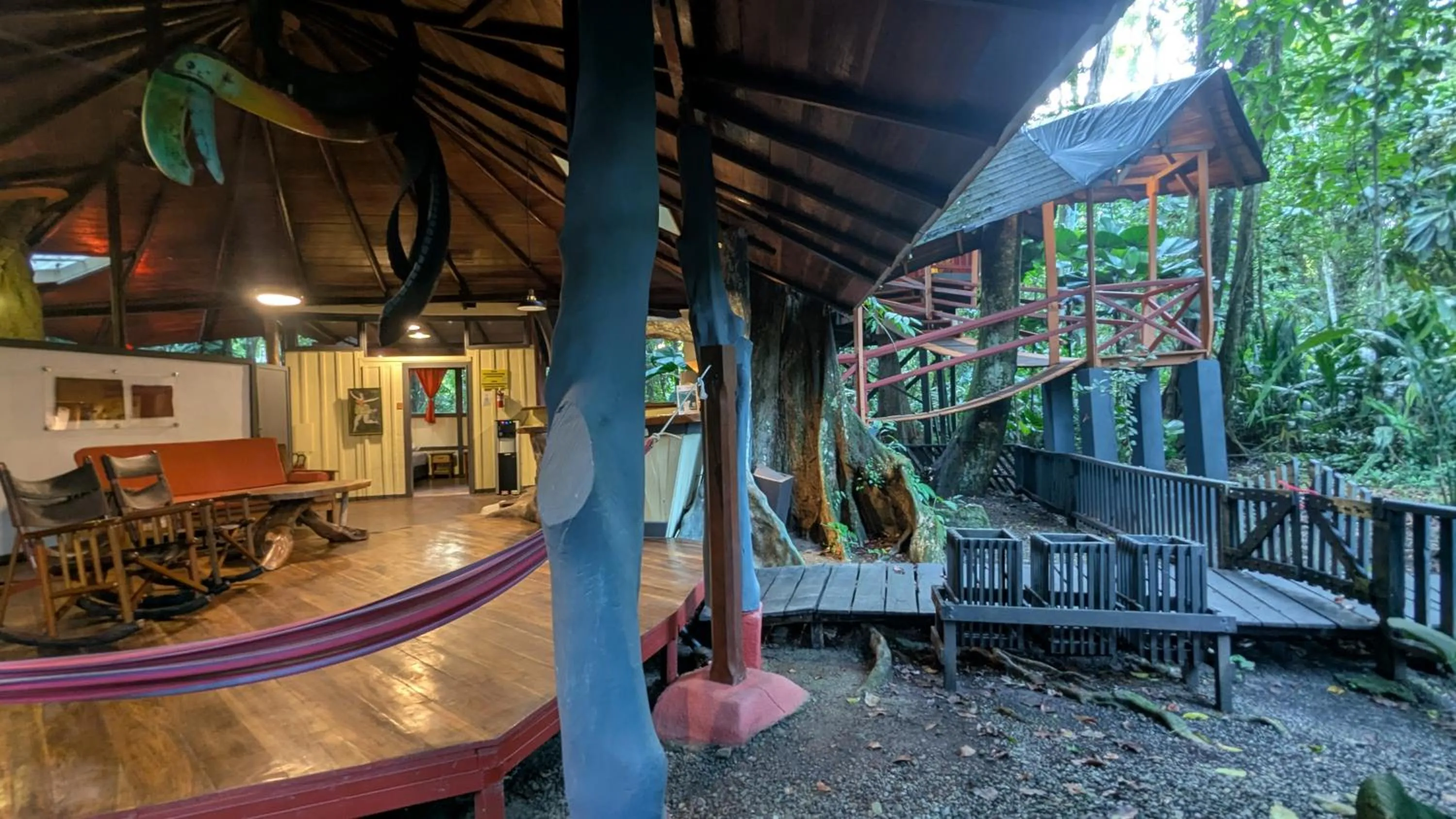 Living room in Tree House Beachfront Lodge