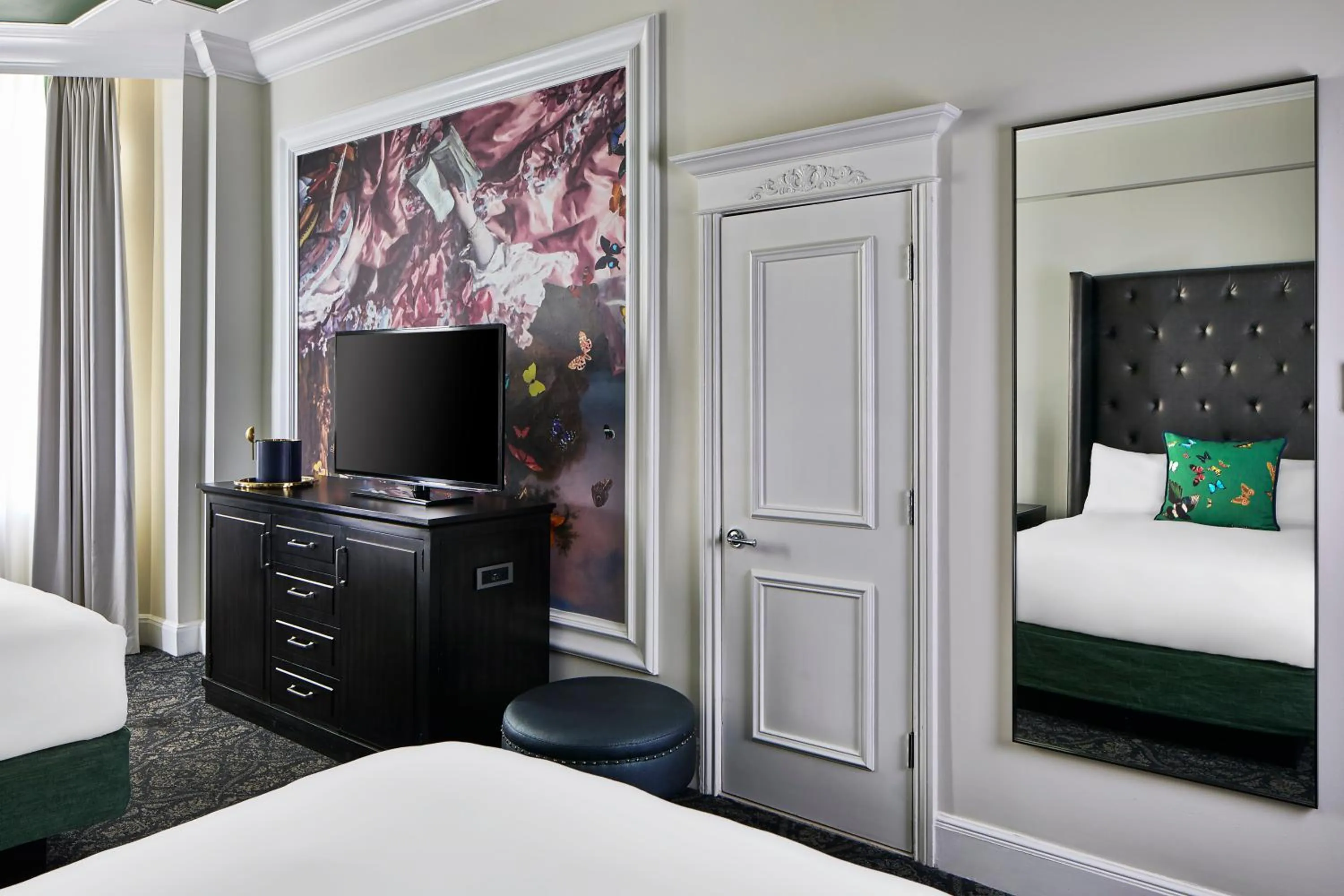 Photo of the whole room, Bed in Le Pavillon, New Orleans, a Tribute Portfolio Hotel