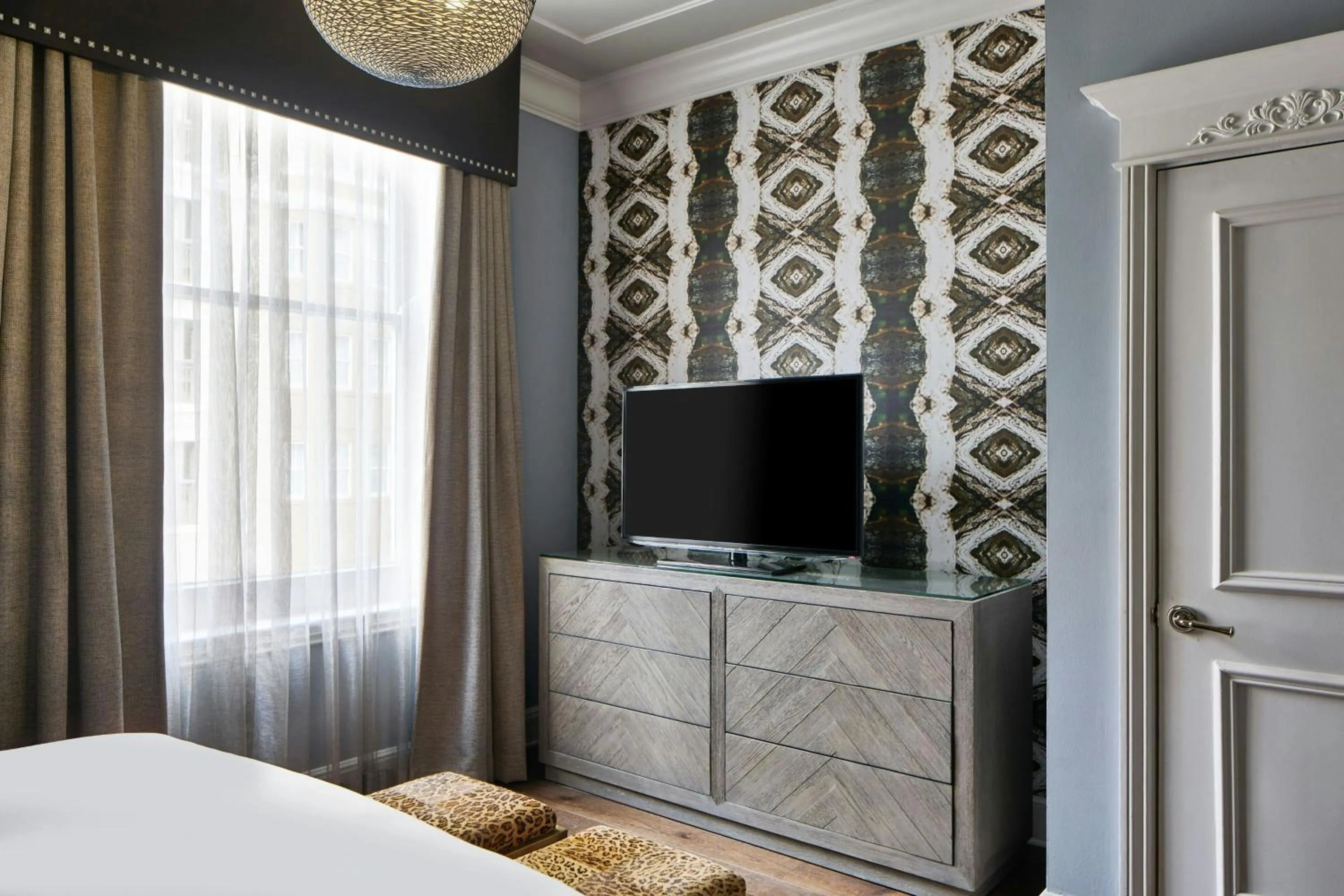 Photo of the whole room, Bed in Le Pavillon, New Orleans, a Tribute Portfolio Hotel