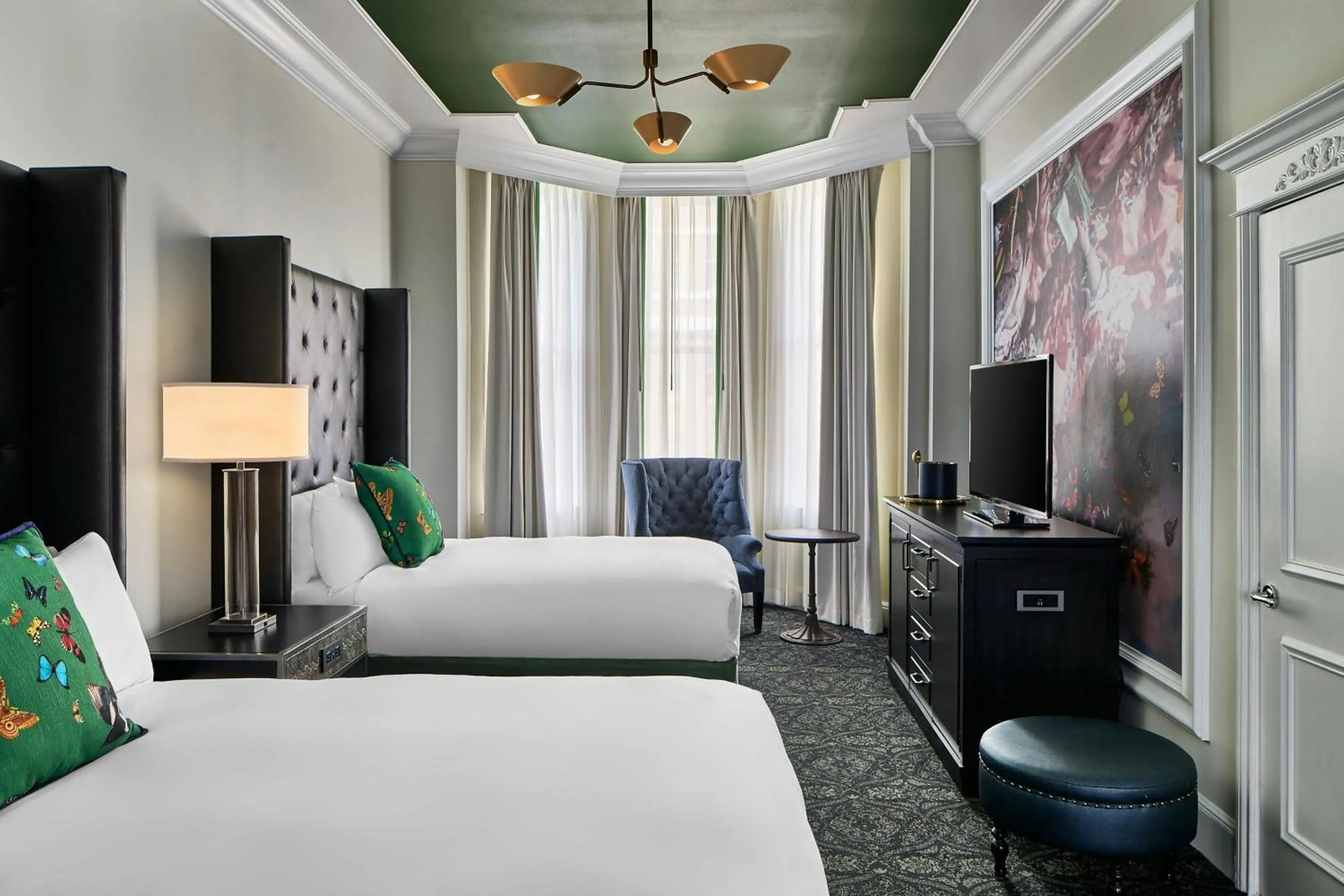 Photo of the whole room, Bed in Le Pavillon, New Orleans, a Tribute Portfolio Hotel