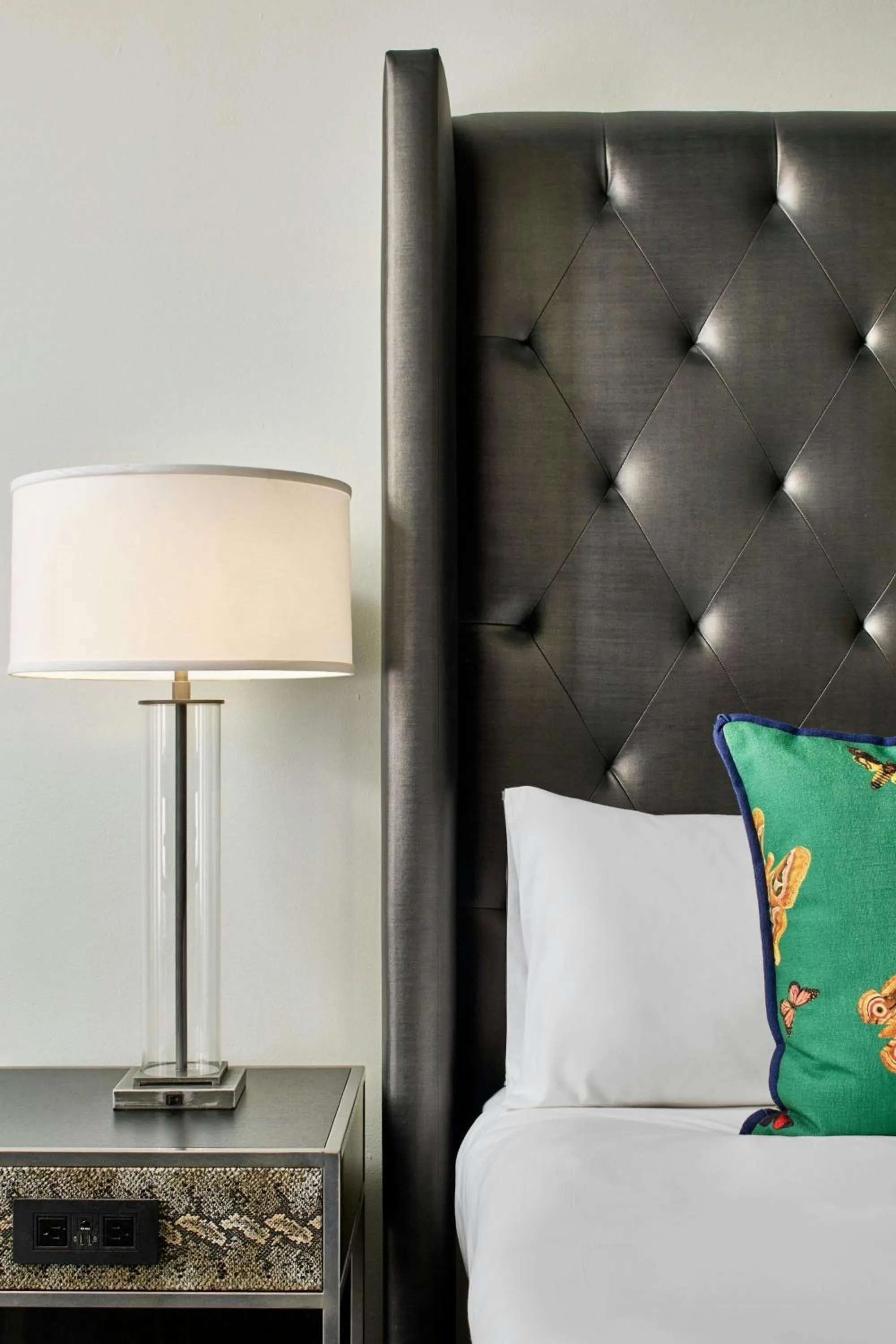 Photo of the whole room, Bed in Le Pavillon, New Orleans, a Tribute Portfolio Hotel