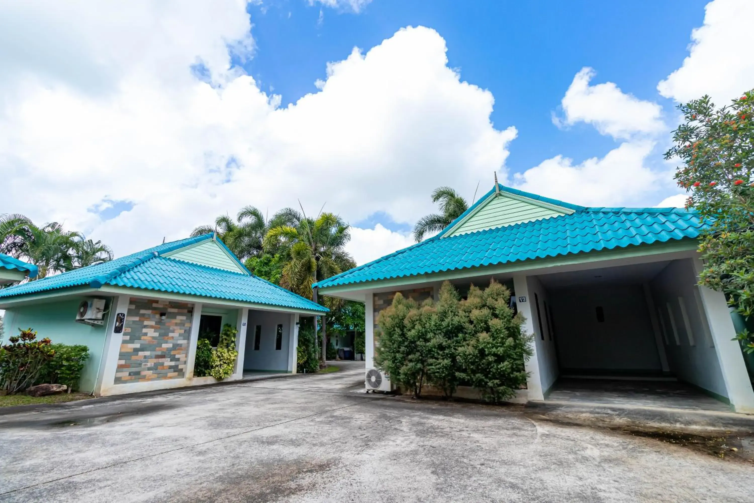 Property building in Khum Suk Resort Property building in Khum Suk Resort