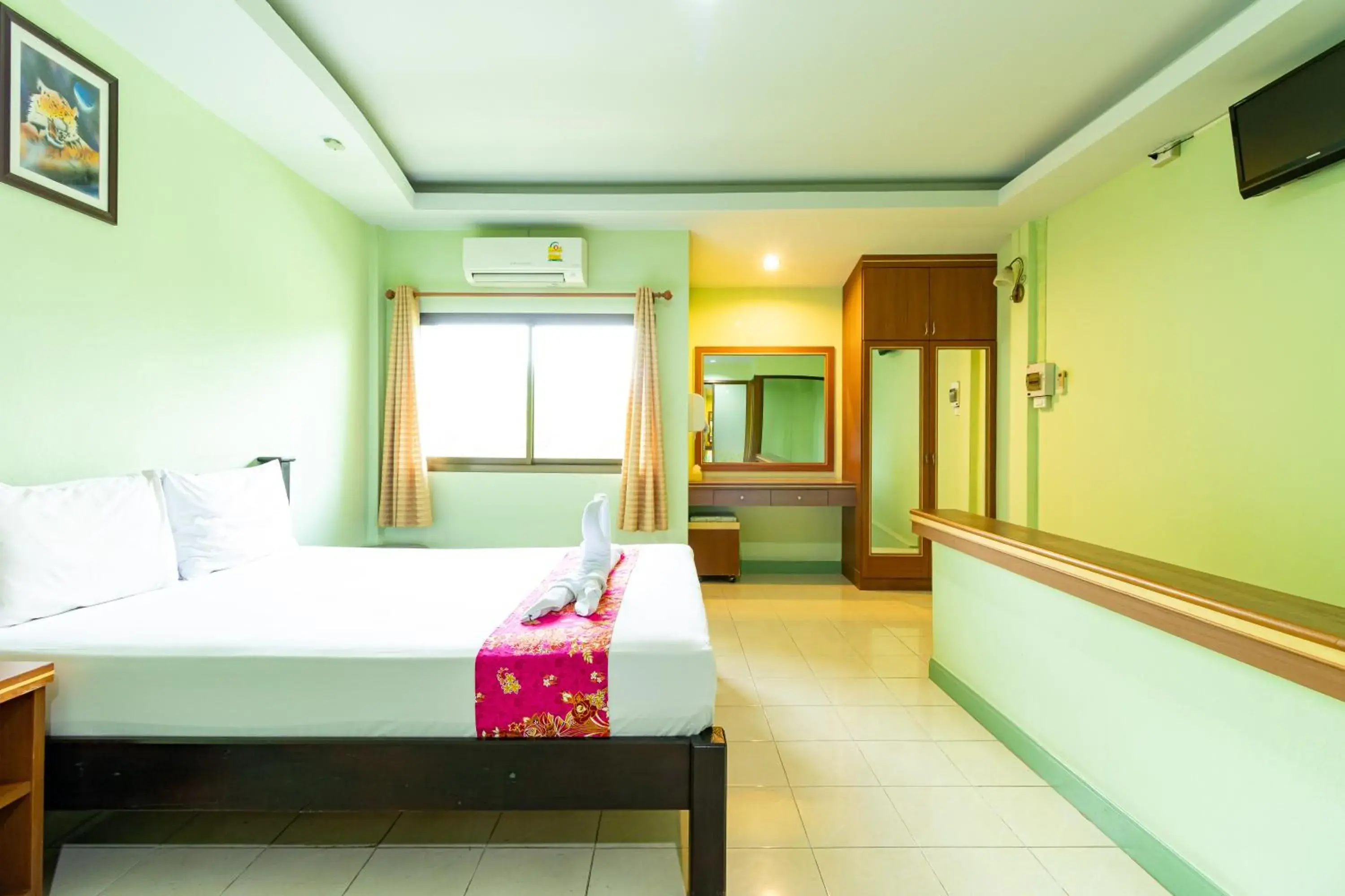 Photo of the whole room, Bed in Khum Suk Resort Photo of the whole room, Bed in Khum Suk Resort