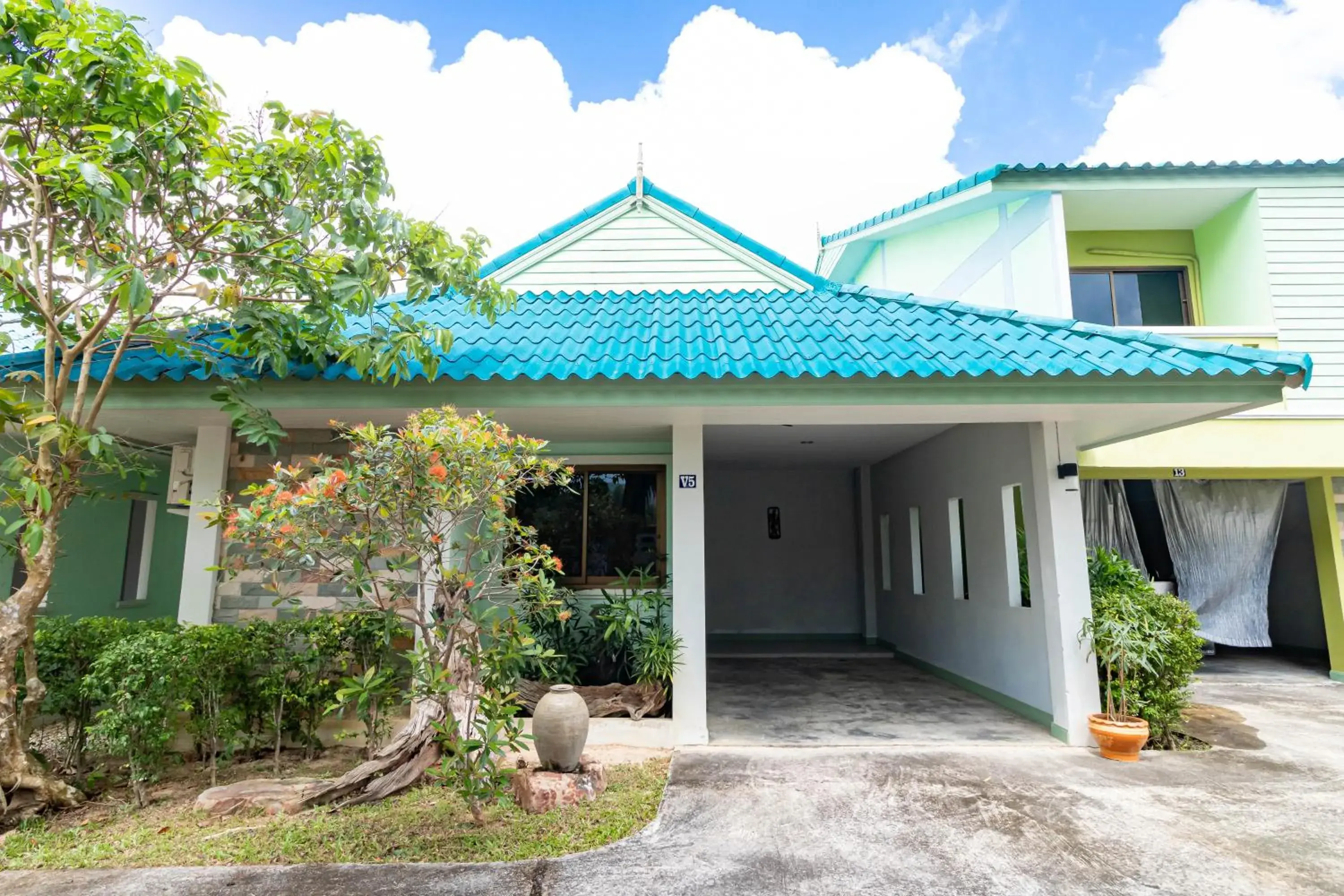 Property building in Khum Suk Resort Property building in Khum Suk Resort