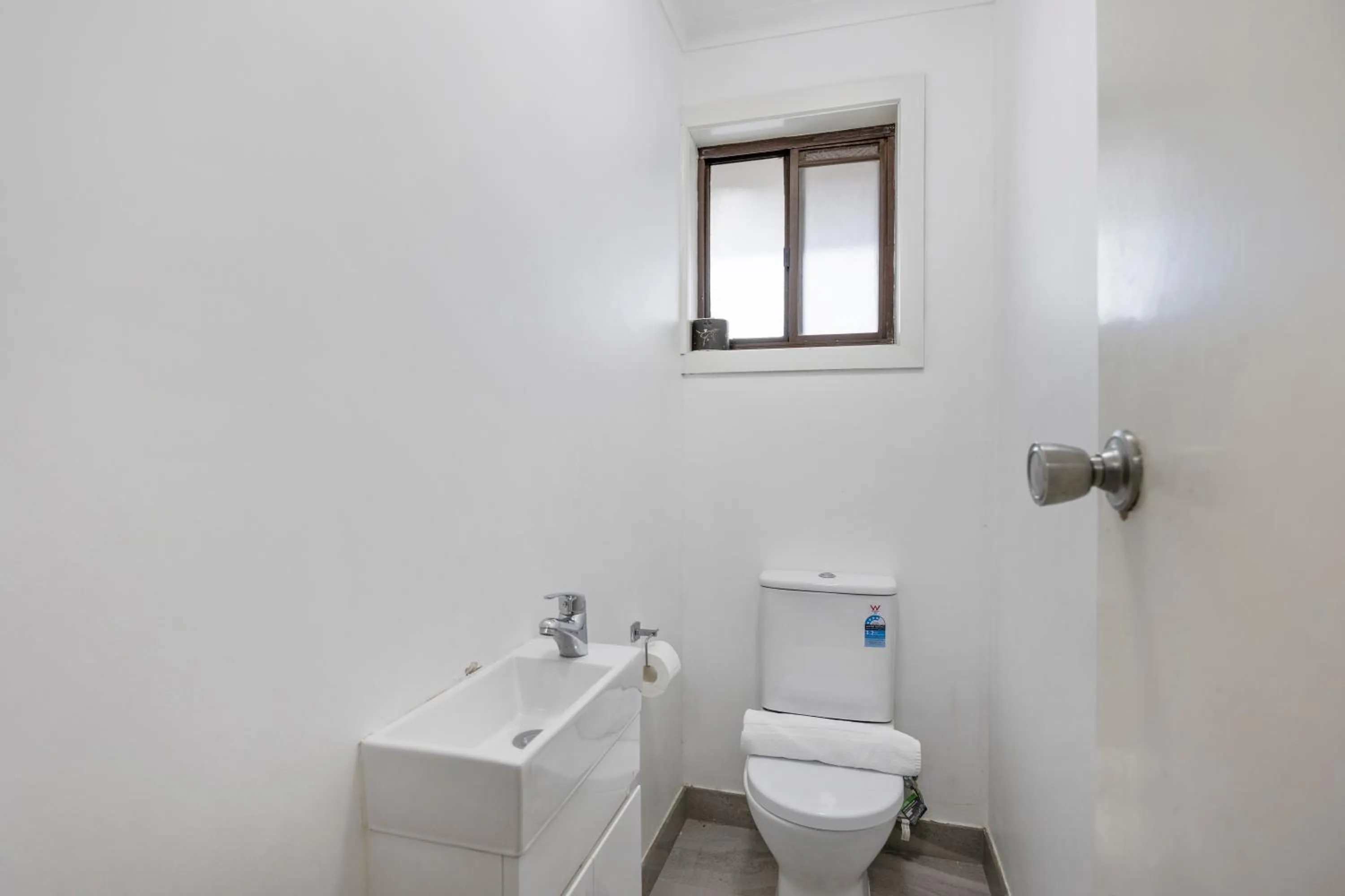 Bathroom in Econo Lodge Lilydale