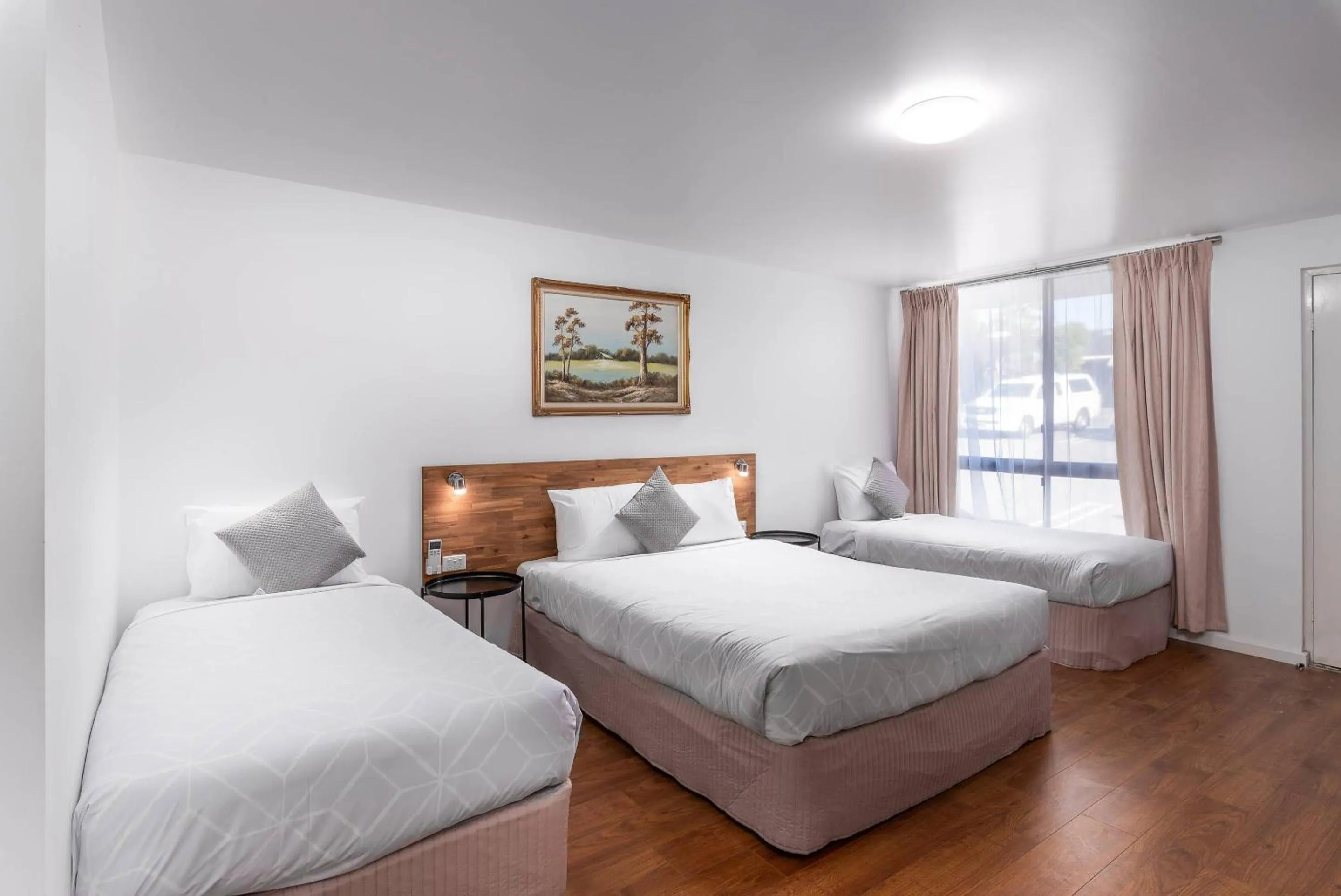 Bedroom, Bed in Econo Lodge Lilydale