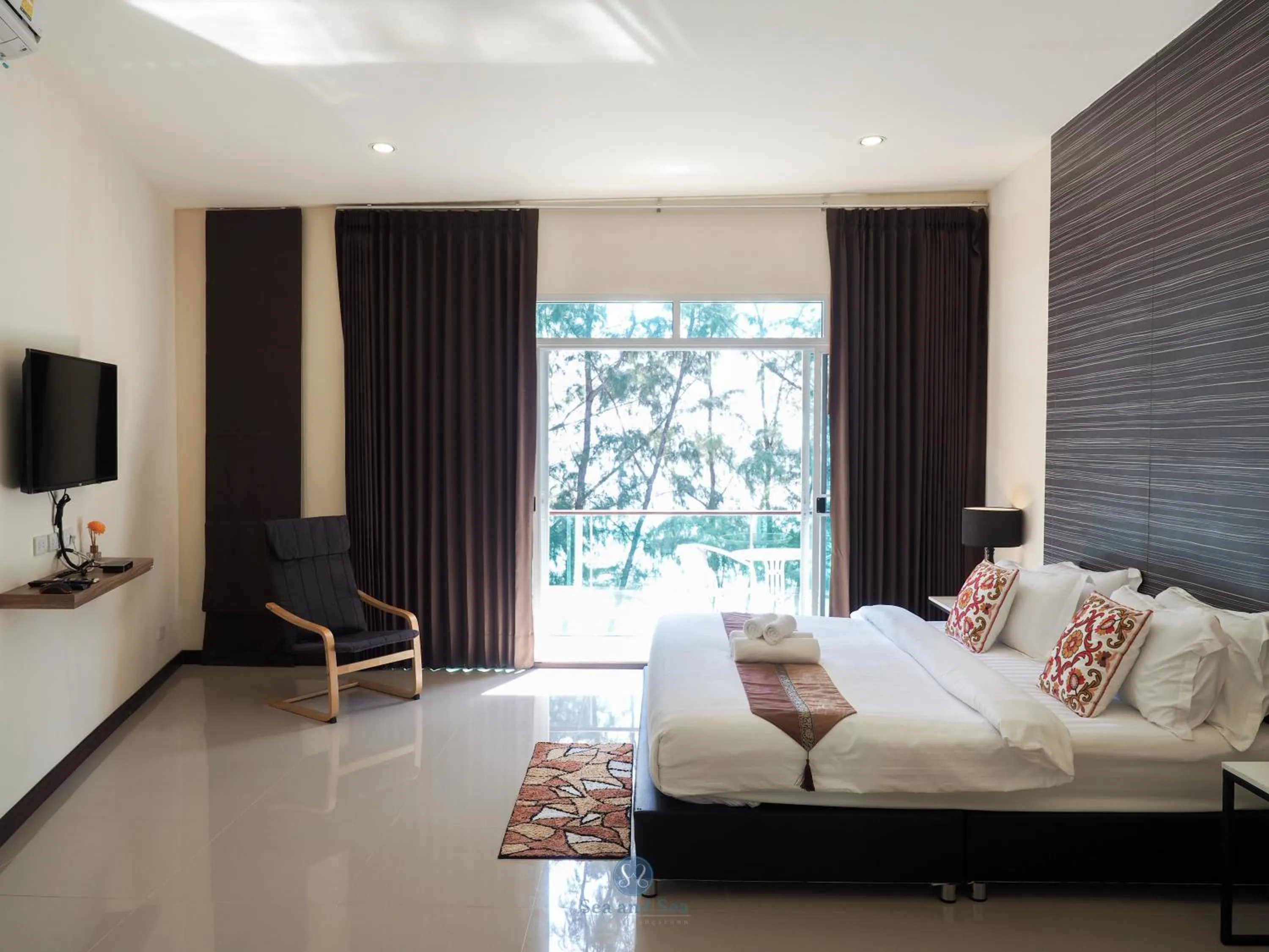 Bed in Sea and Sea Villa Sangaroon