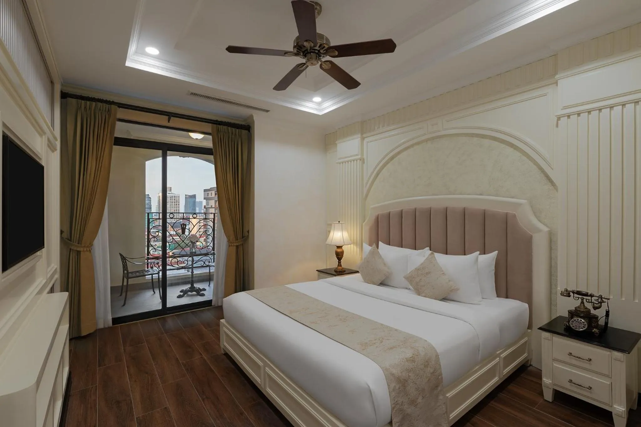 Bed in Anik Palace Hotel