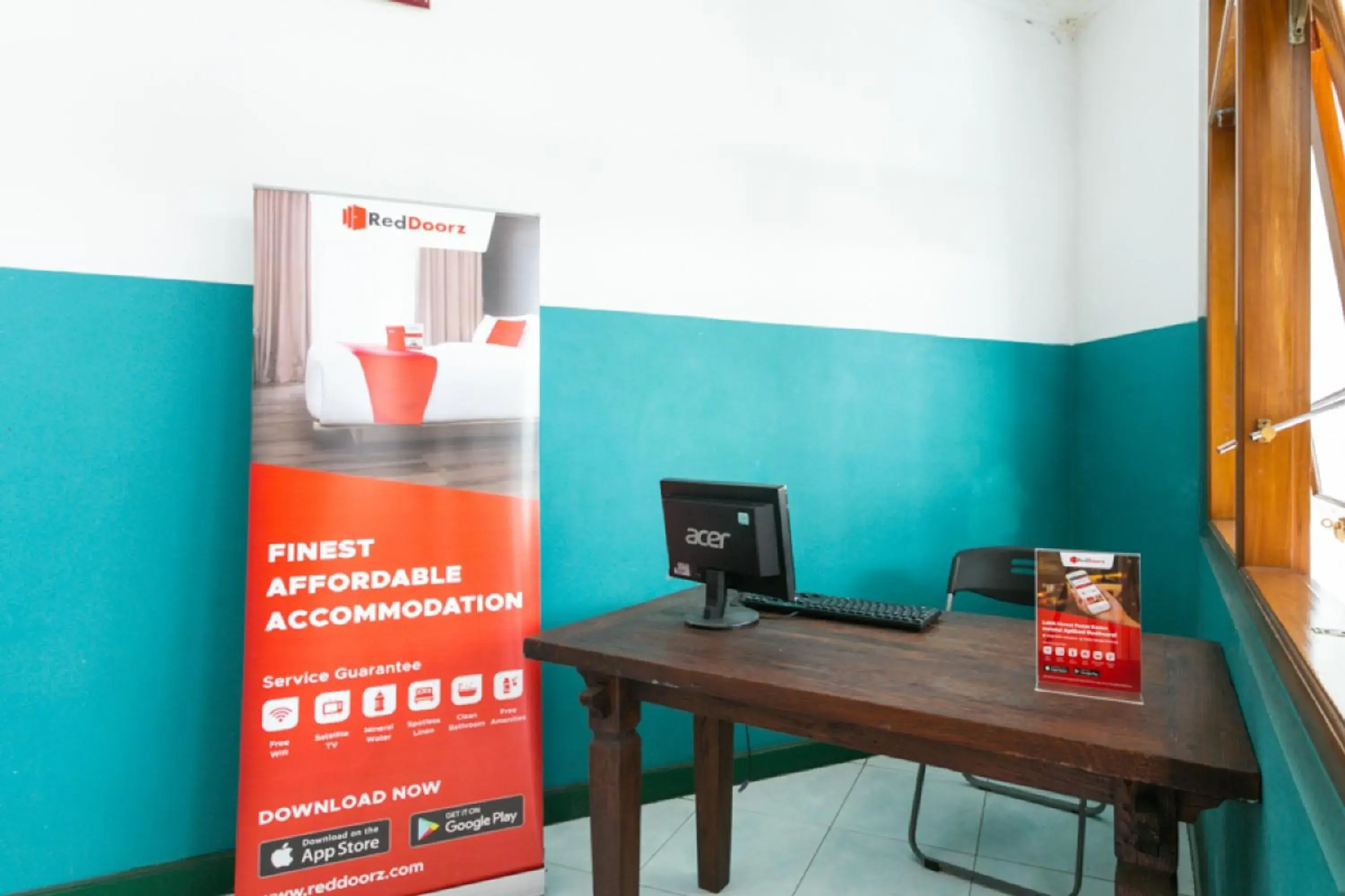 Lobby or reception in RedDoorz Syariah near Alun Alun Magelang Bayeman Lobby or reception in RedDoorz Syariah near Alun Alun Magelang Bayeman