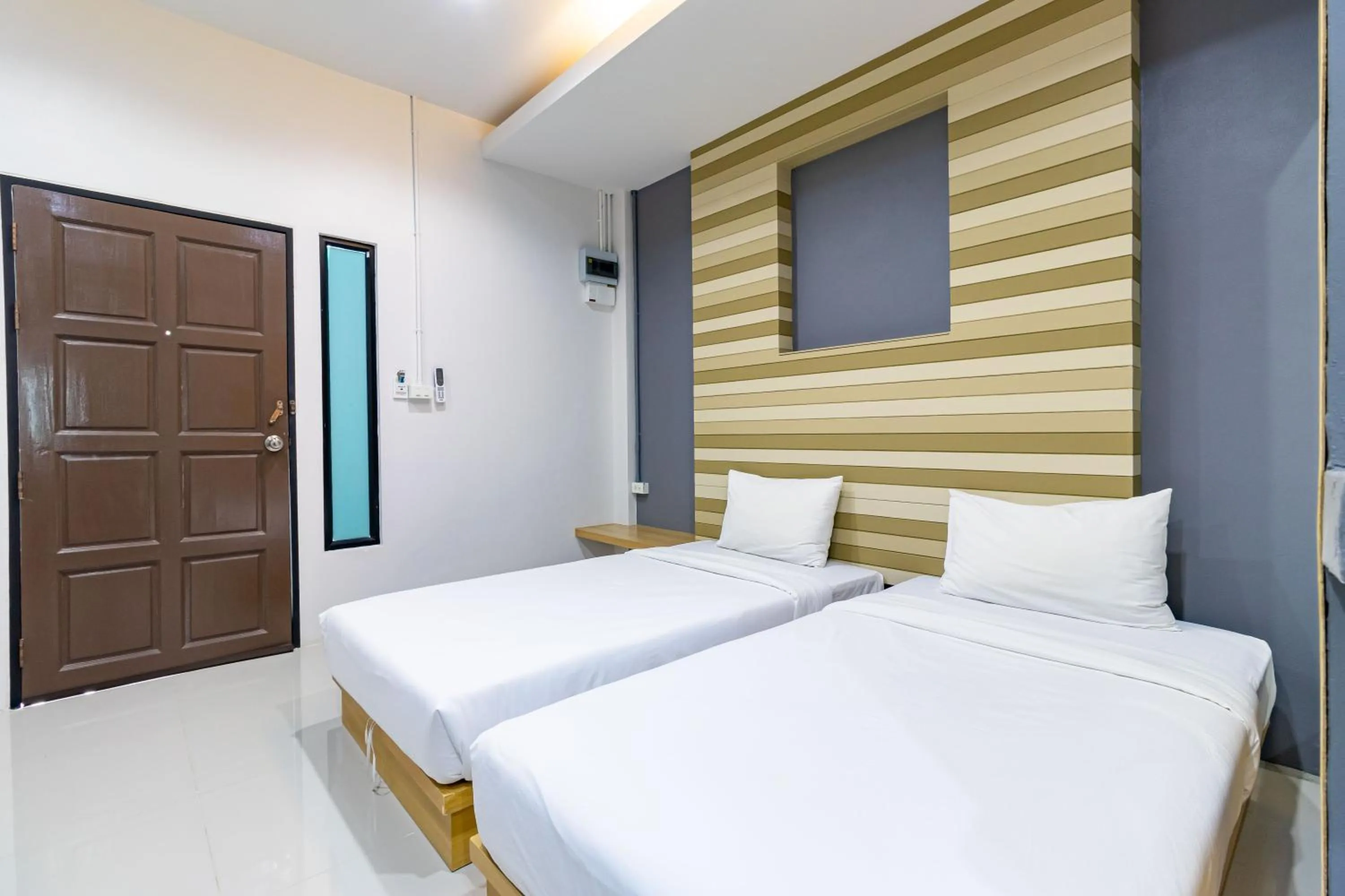 Bedroom, Bed in CS Klongtoey Grand Resort