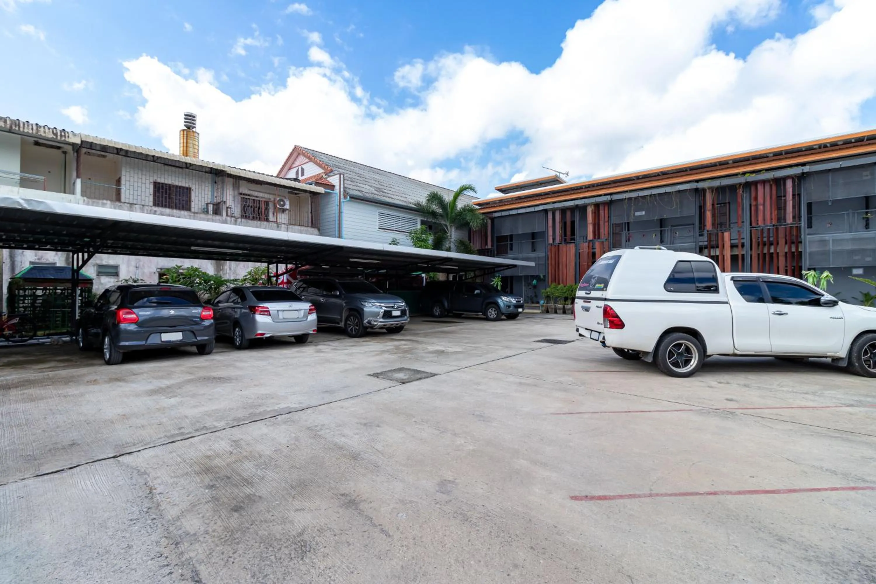 CS Klongtoey Grand Resort