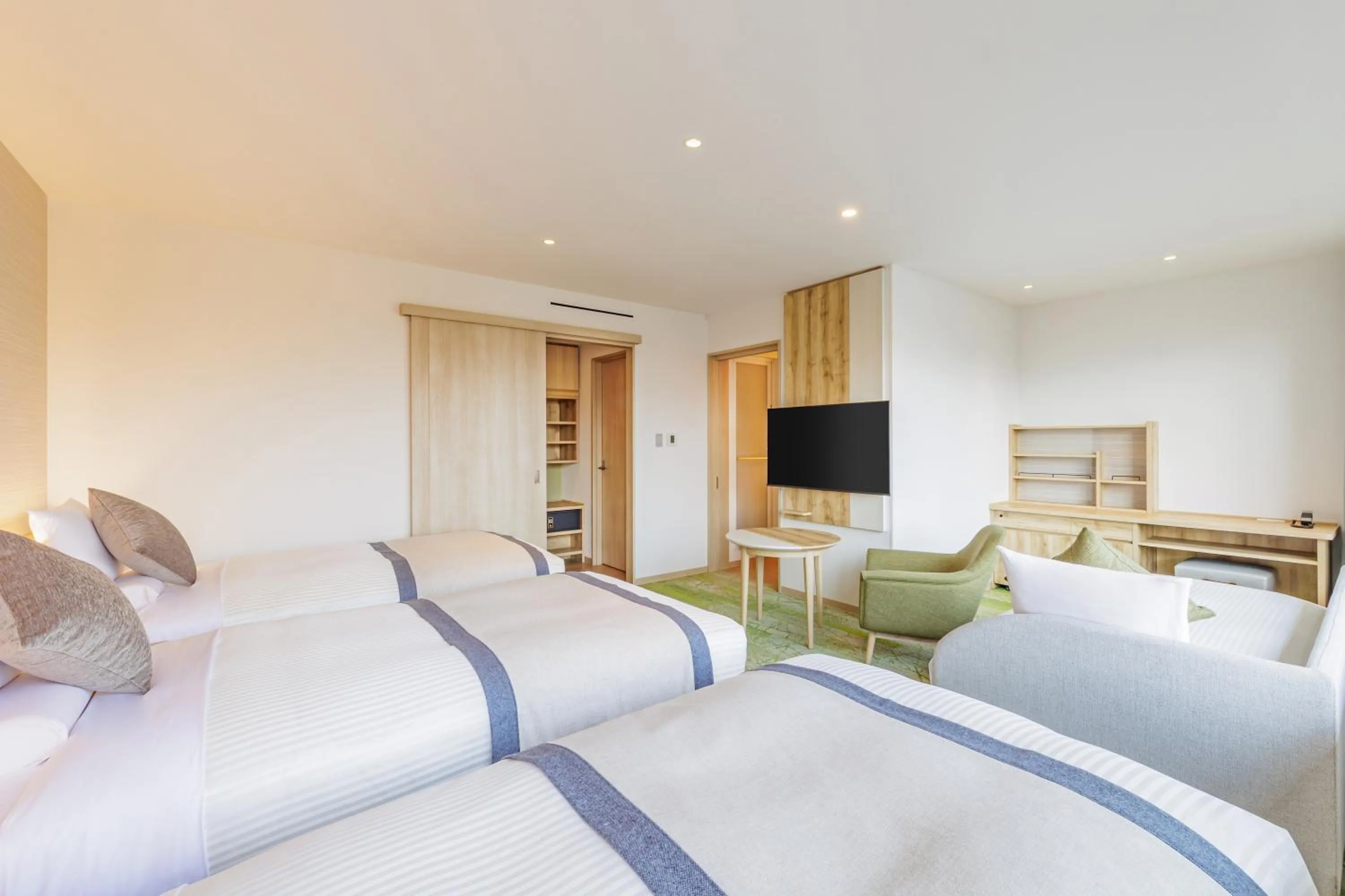 Photo of the whole room, Bed in KAMENOI HOTEL Nagatoro Yorii