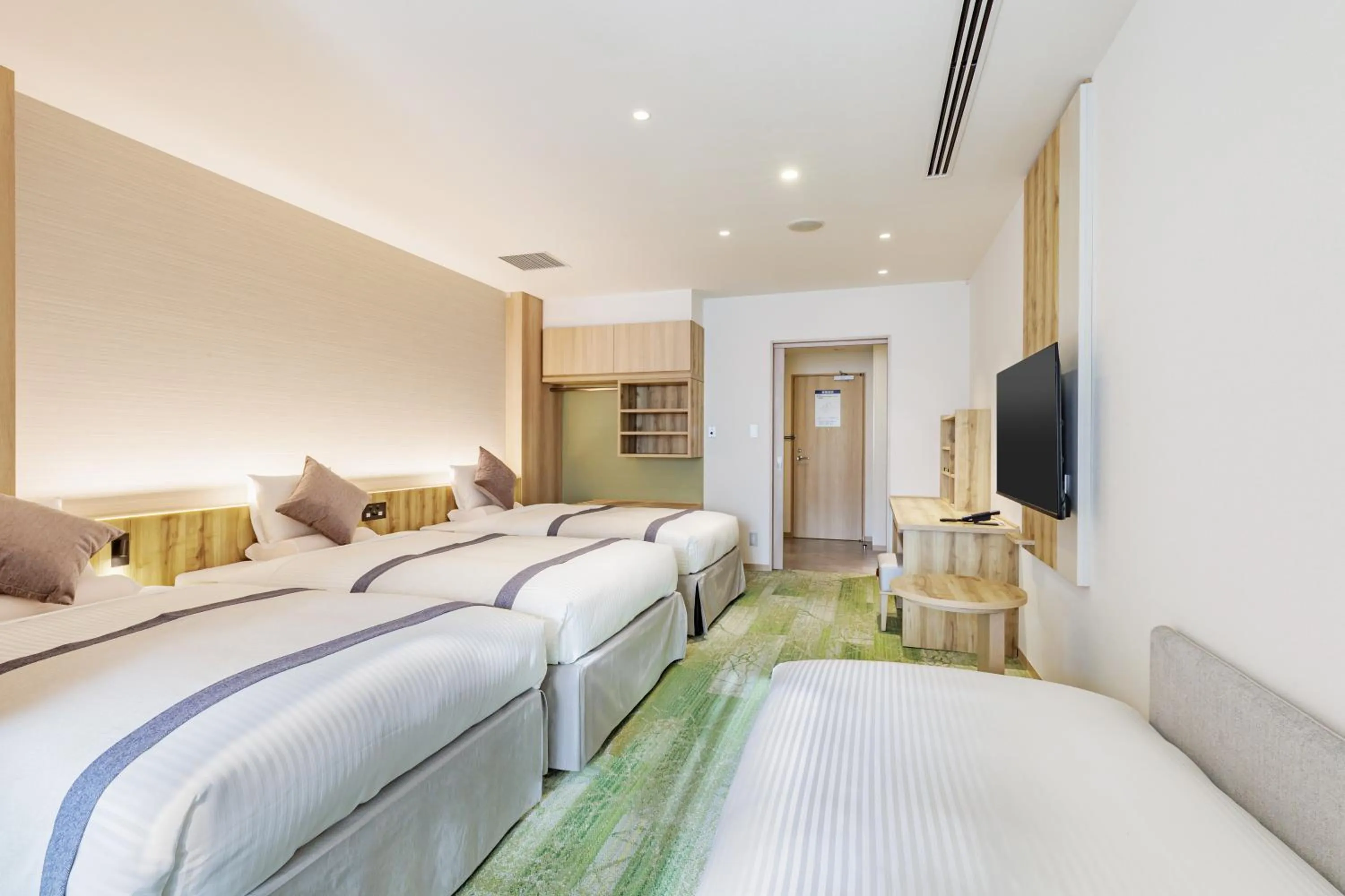 Photo of the whole room, Bed in KAMENOI HOTEL Nagatoro Yorii