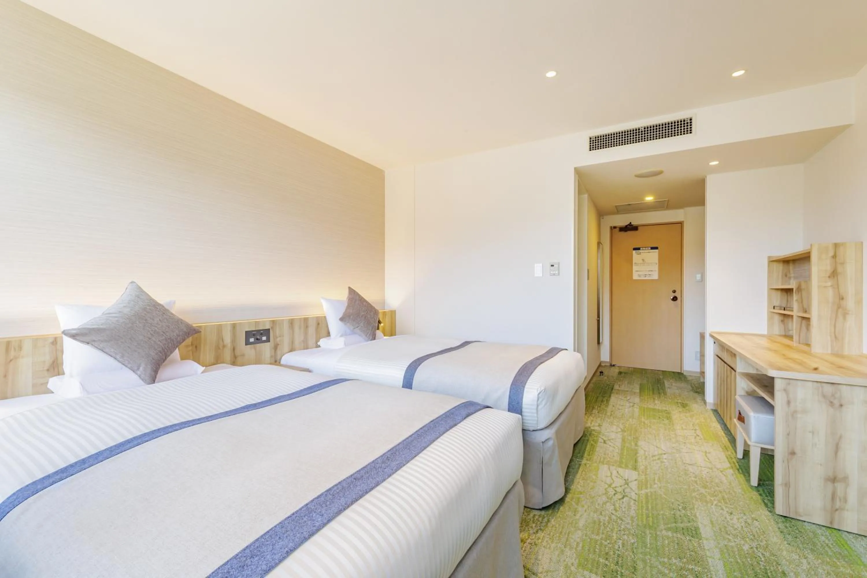 Photo of the whole room, Bed in KAMENOI HOTEL Nagatoro Yorii