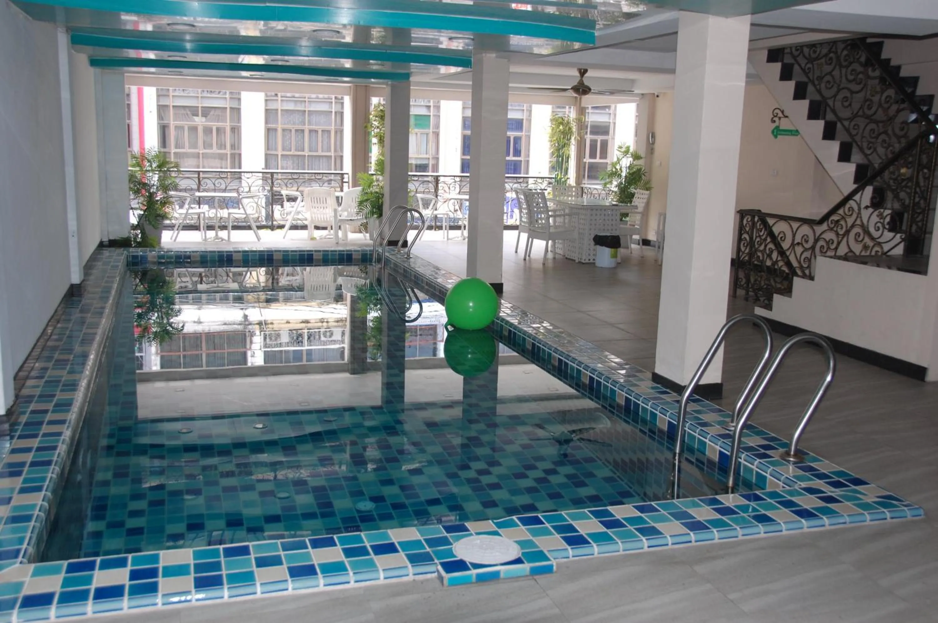 Property building in Land Royal Residence Pattaya