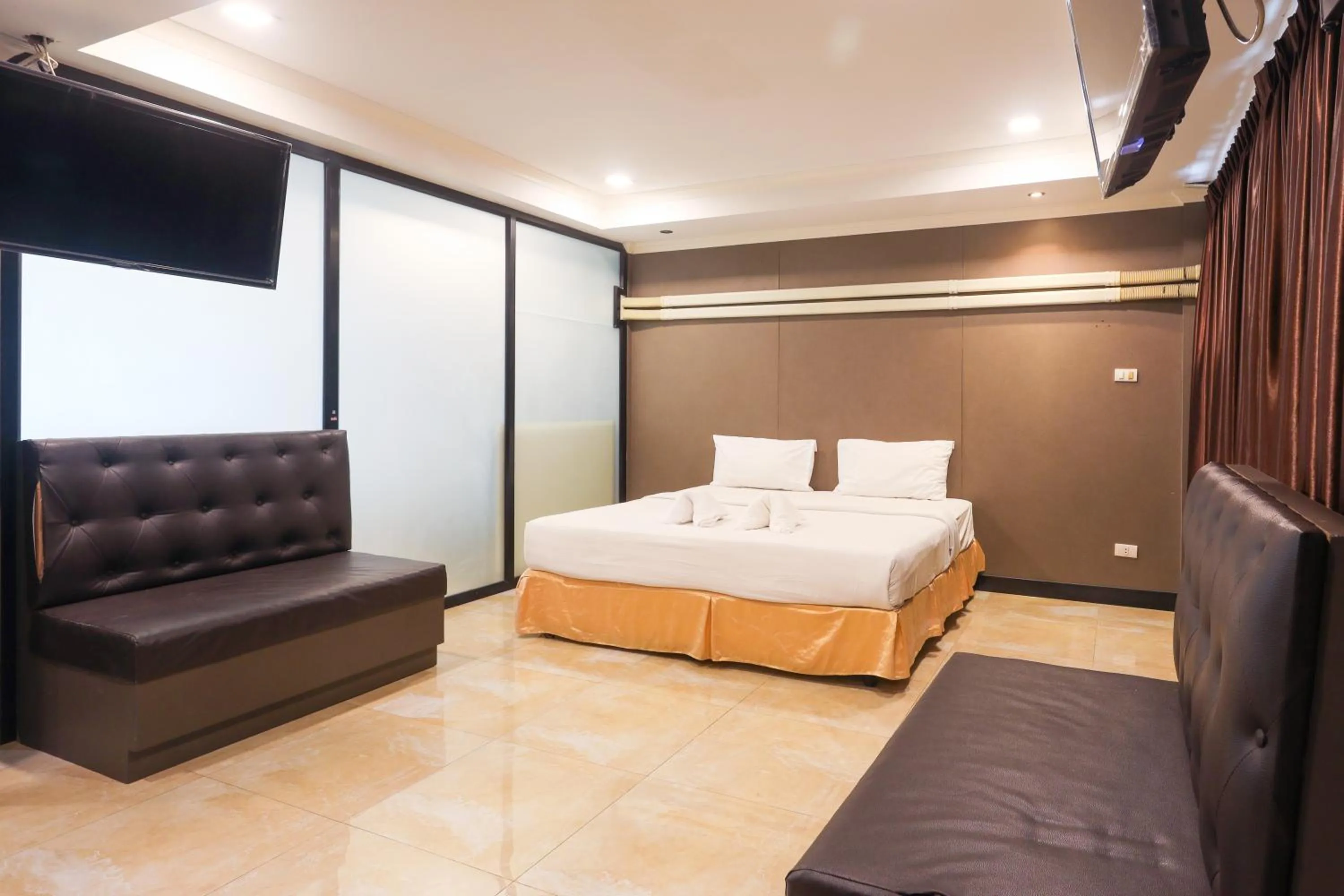 Bed in Land Royal Residence Pattaya