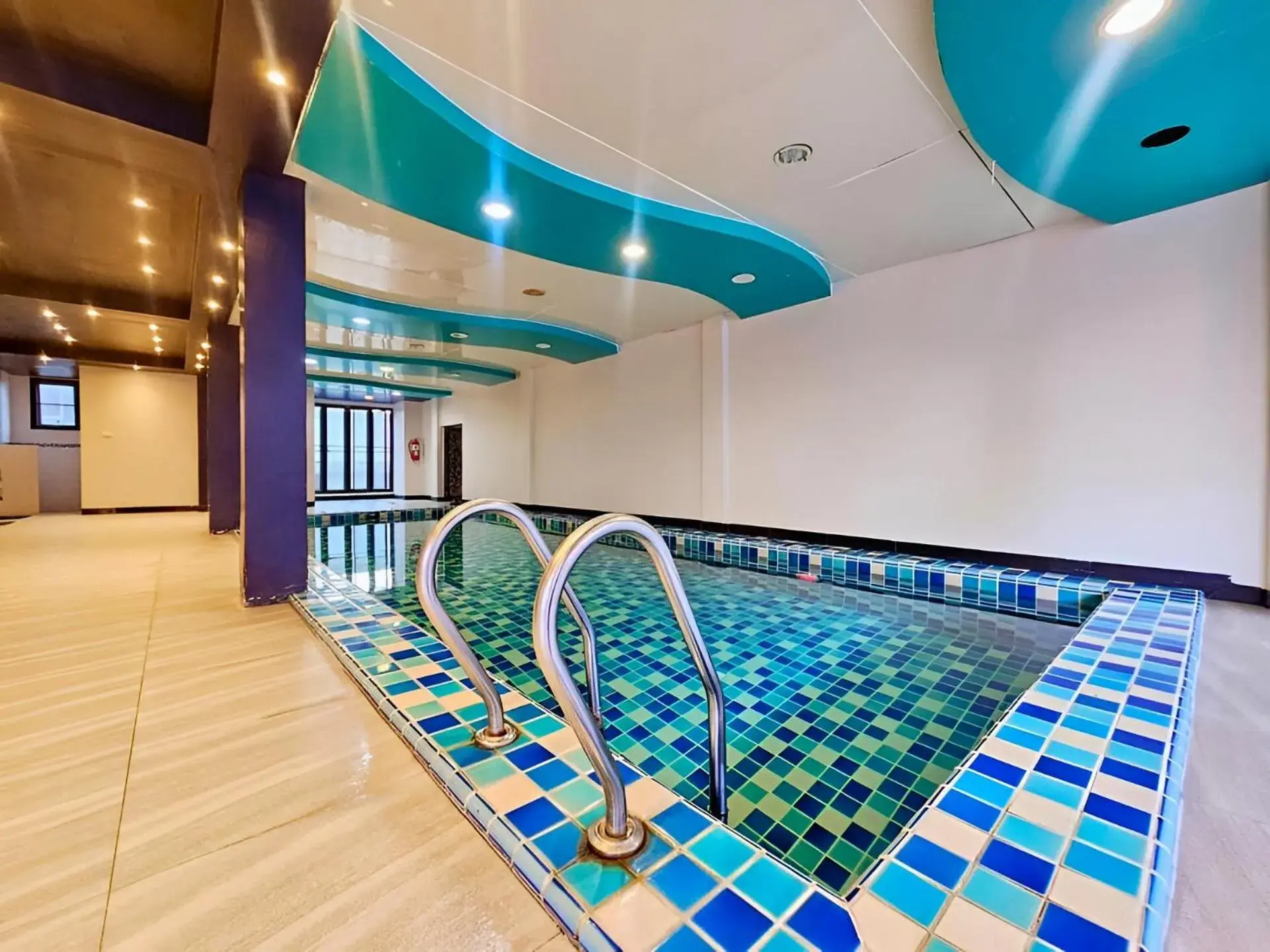 Pool view in Land Royal Residence Pattaya Pool view in Land Royal Residence Pattaya