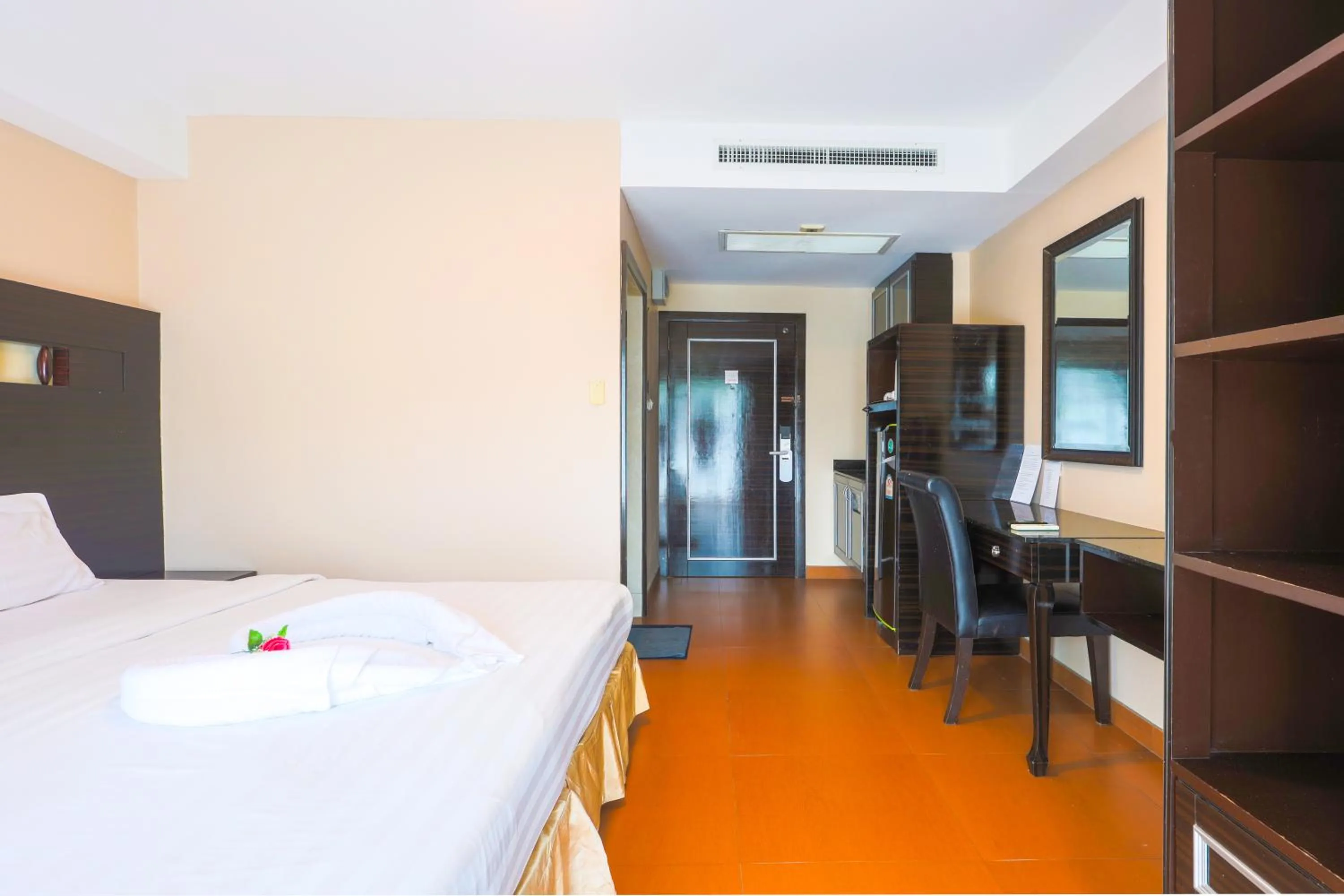 Bed in Land Royal Residence Pattaya