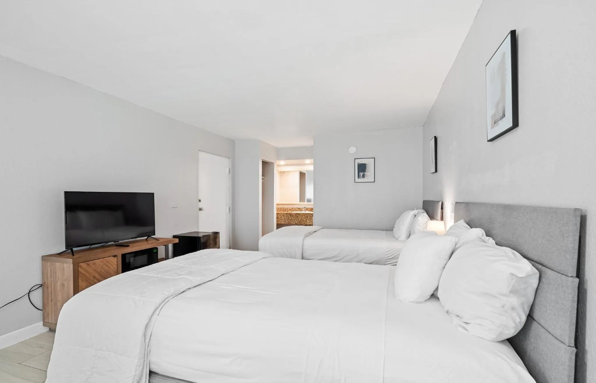 Bed in Hotolos Hollywood