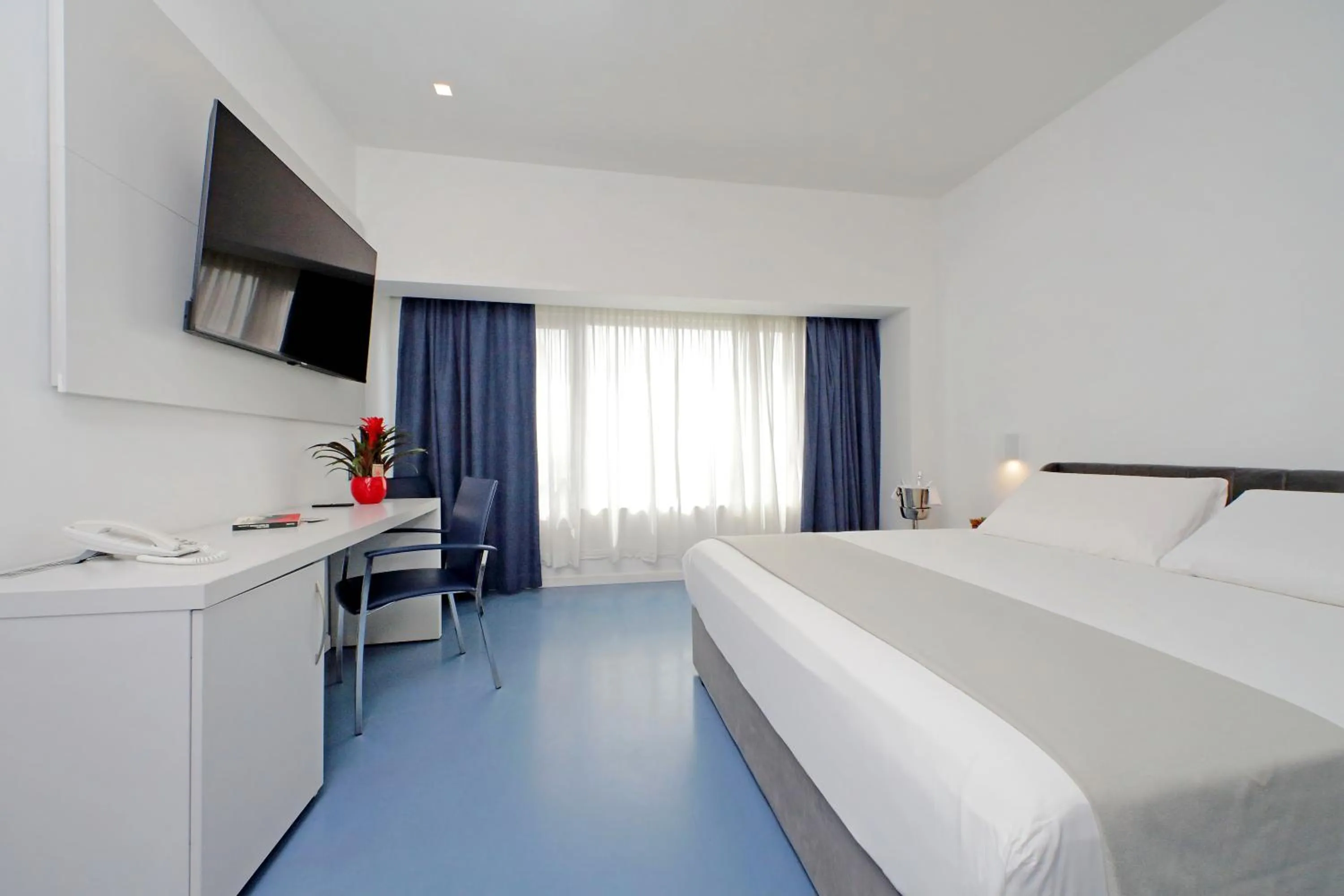 Bedroom, Bed in Hotel Poseidon