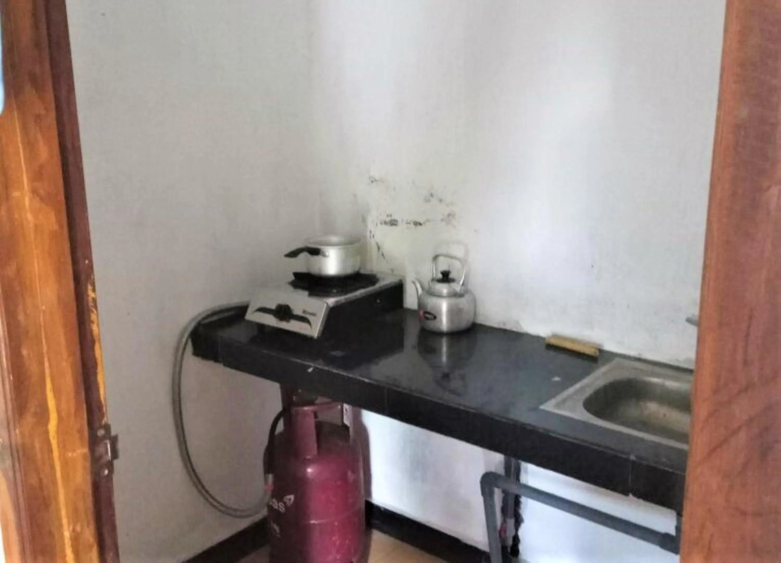 Communal kitchen in Lembah Biru Lagoon