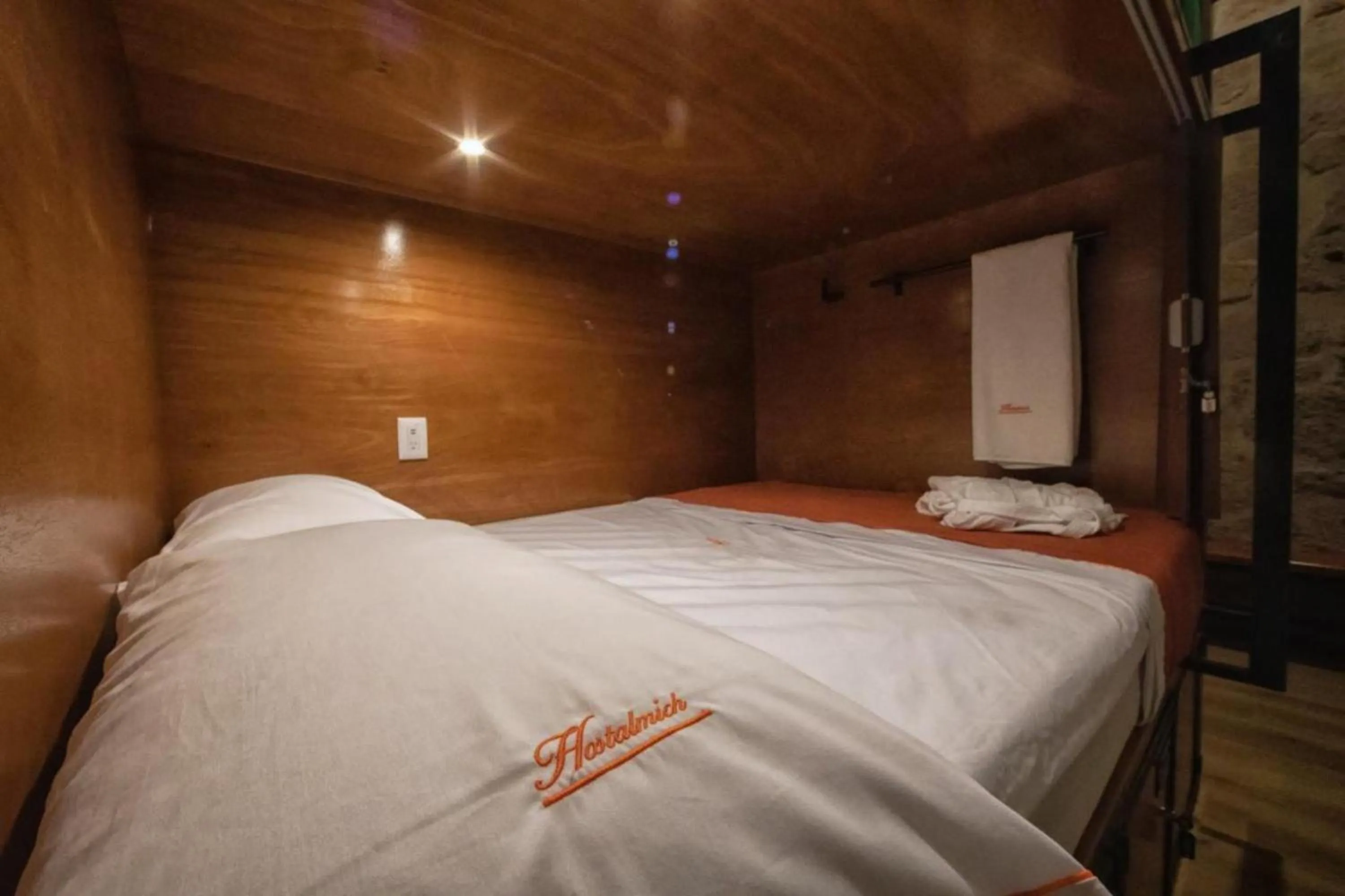 Bedroom, Bed in OYO Hostal Mich