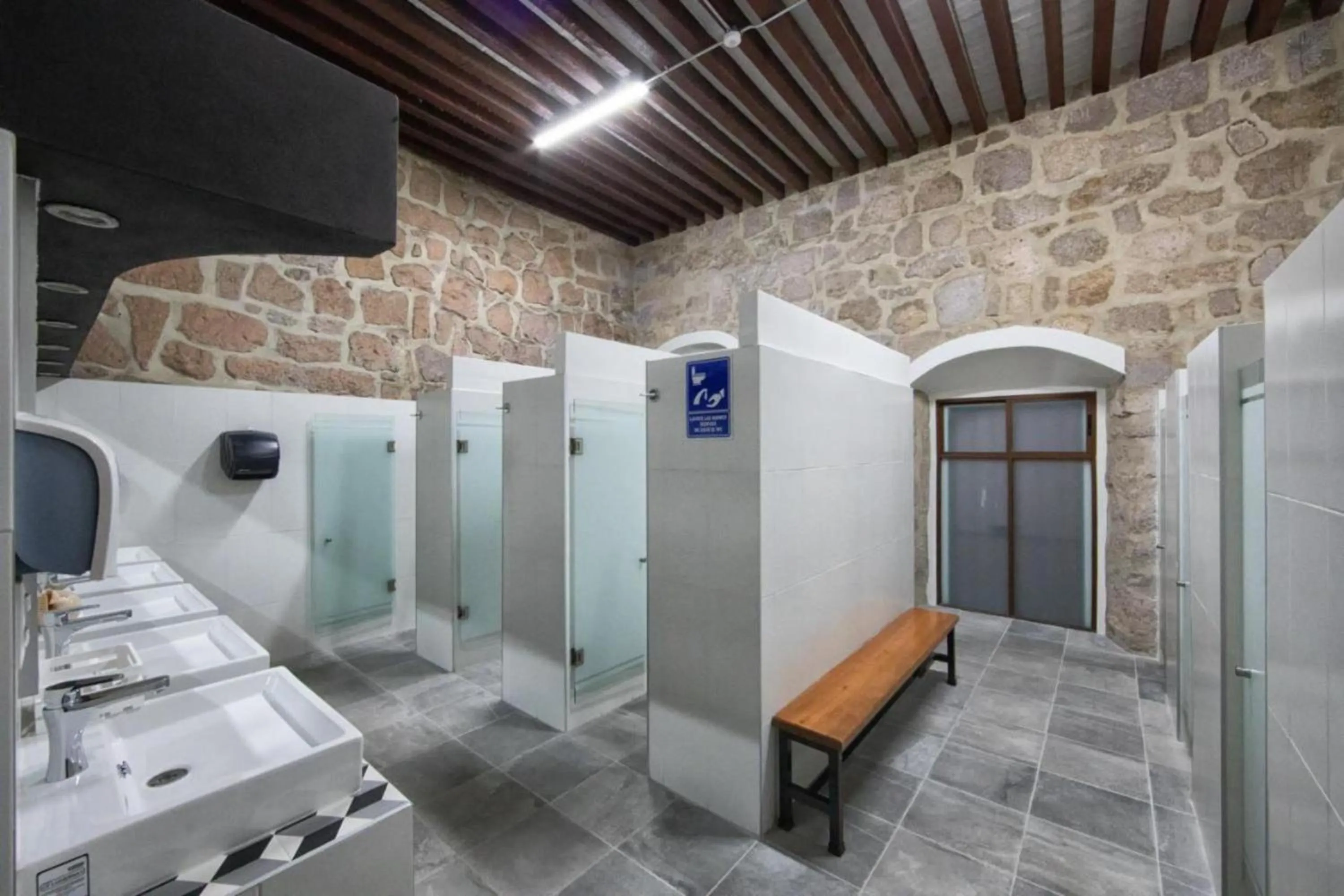 Bathroom in OYO Hostal Mich