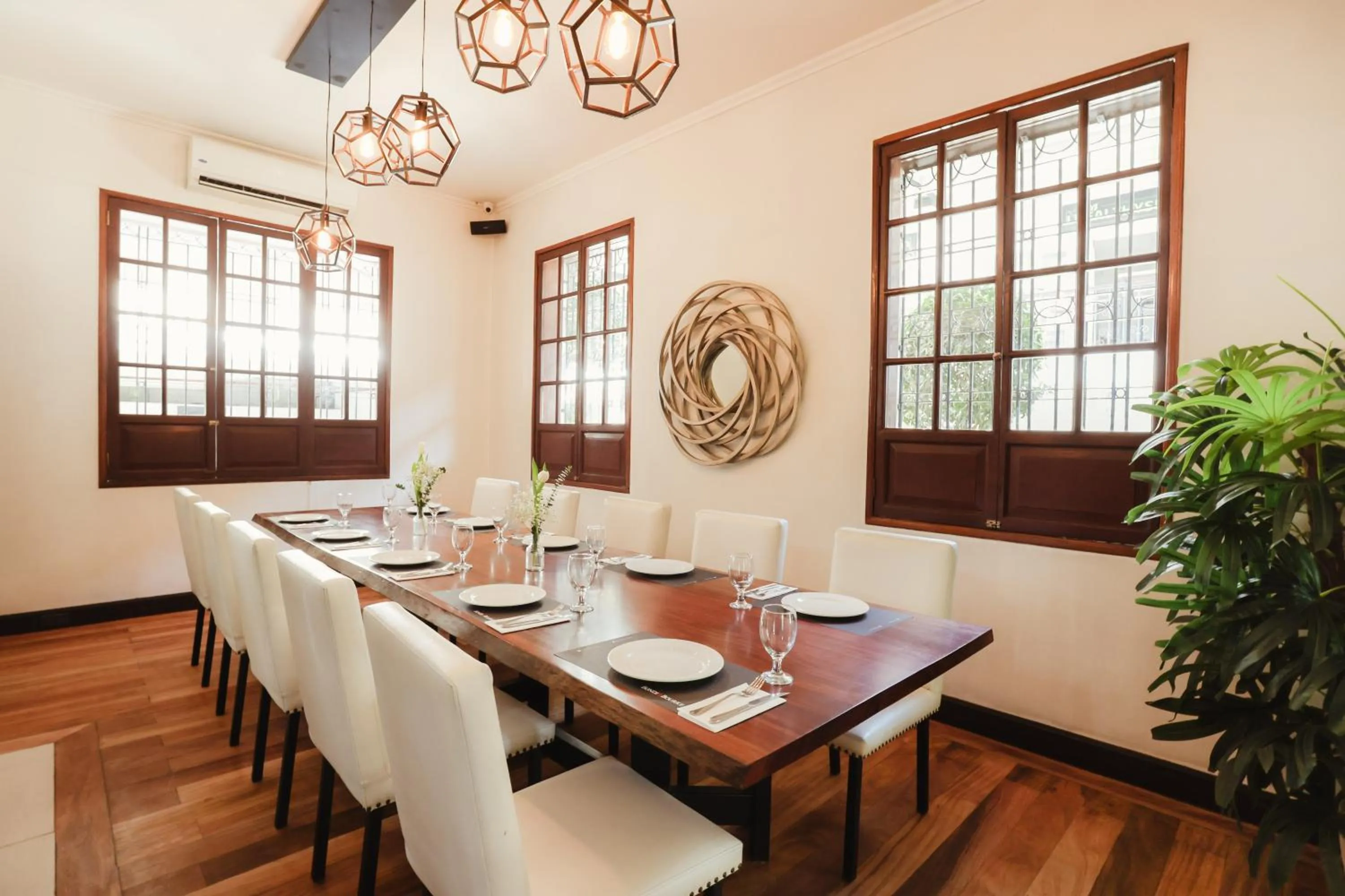 Restaurant/places to eat in The Bourke Hotel