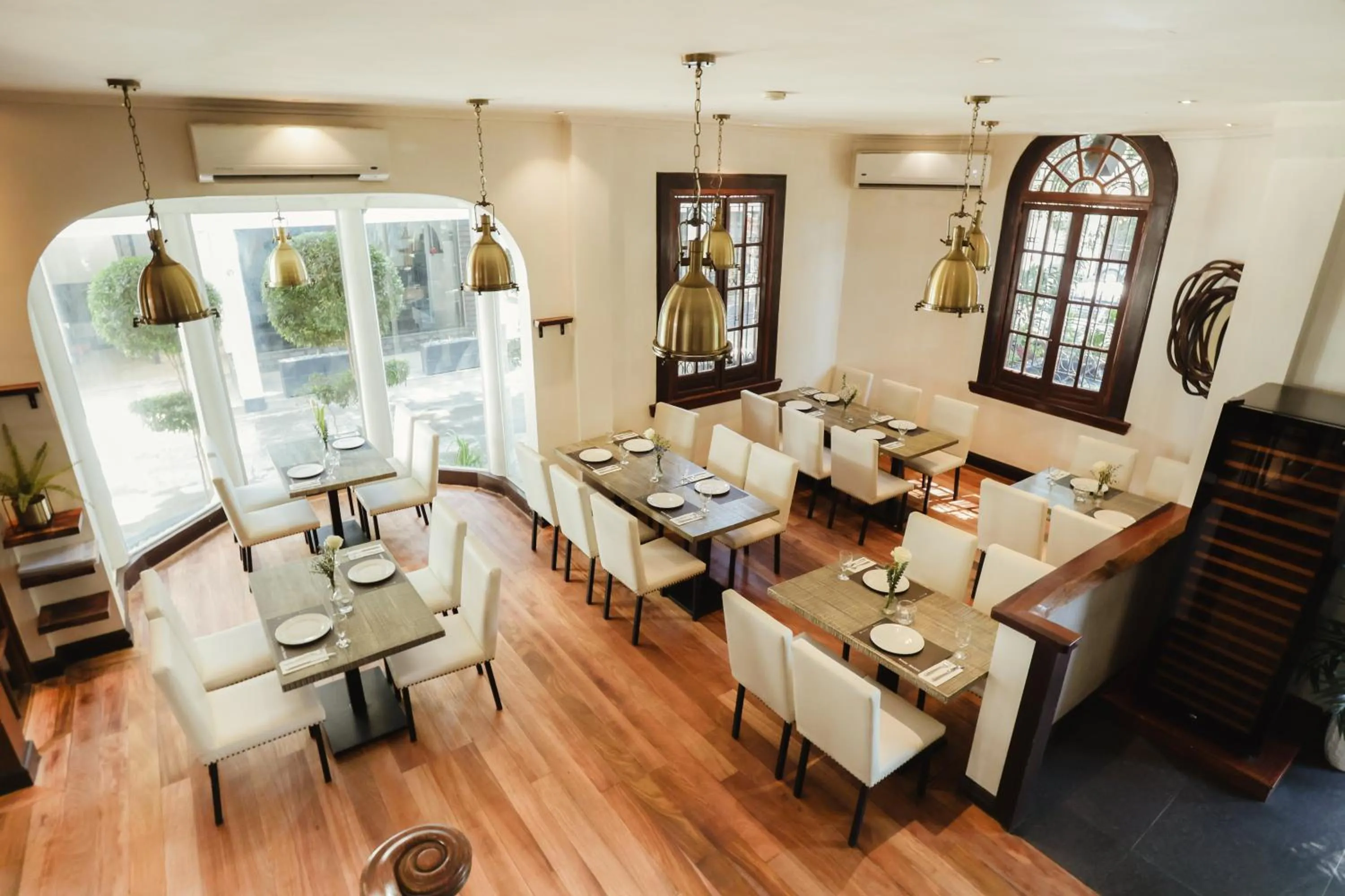 Restaurant/places to eat in The Bourke Hotel