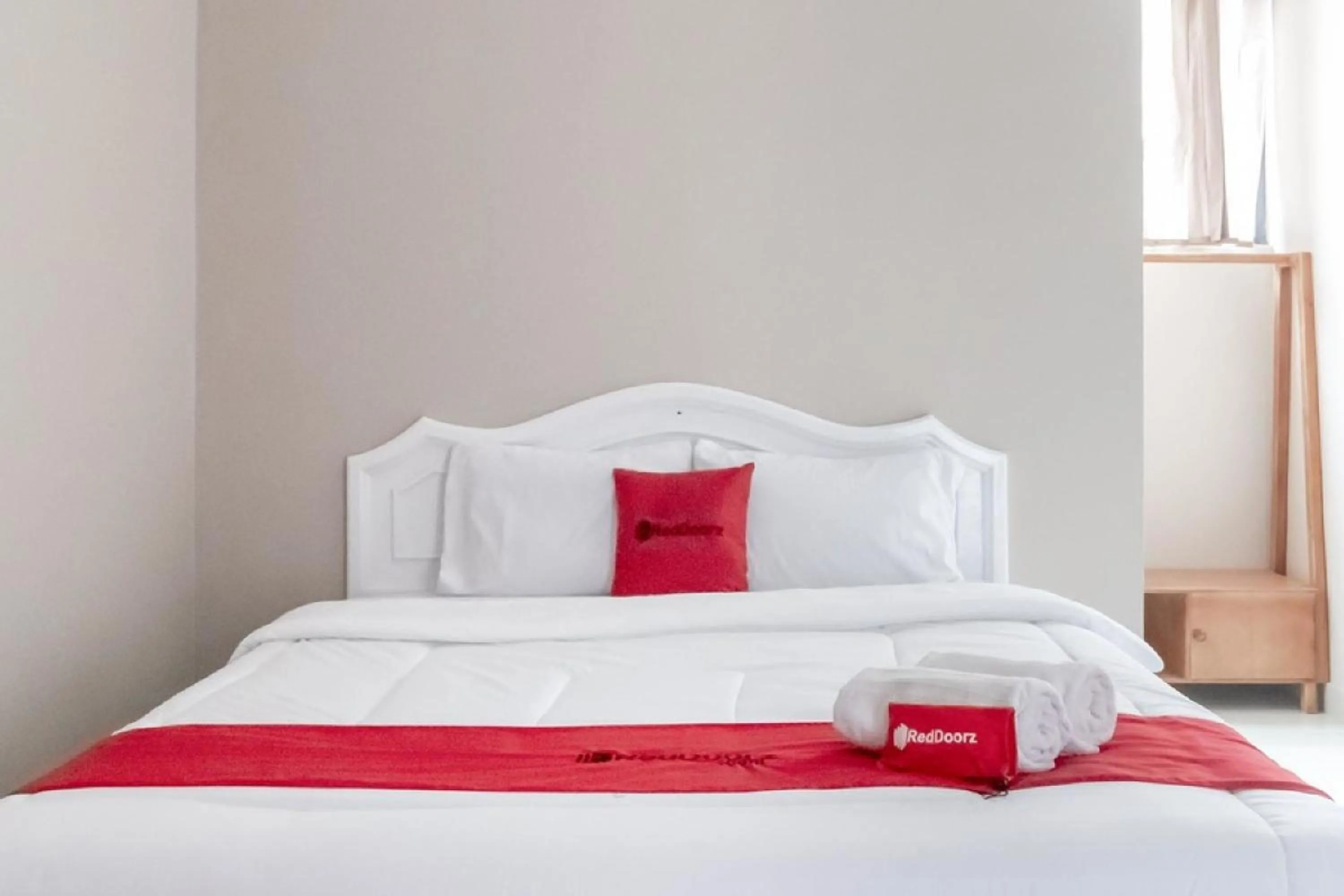 Bedroom in RedDoorz Plus near Tambun Station