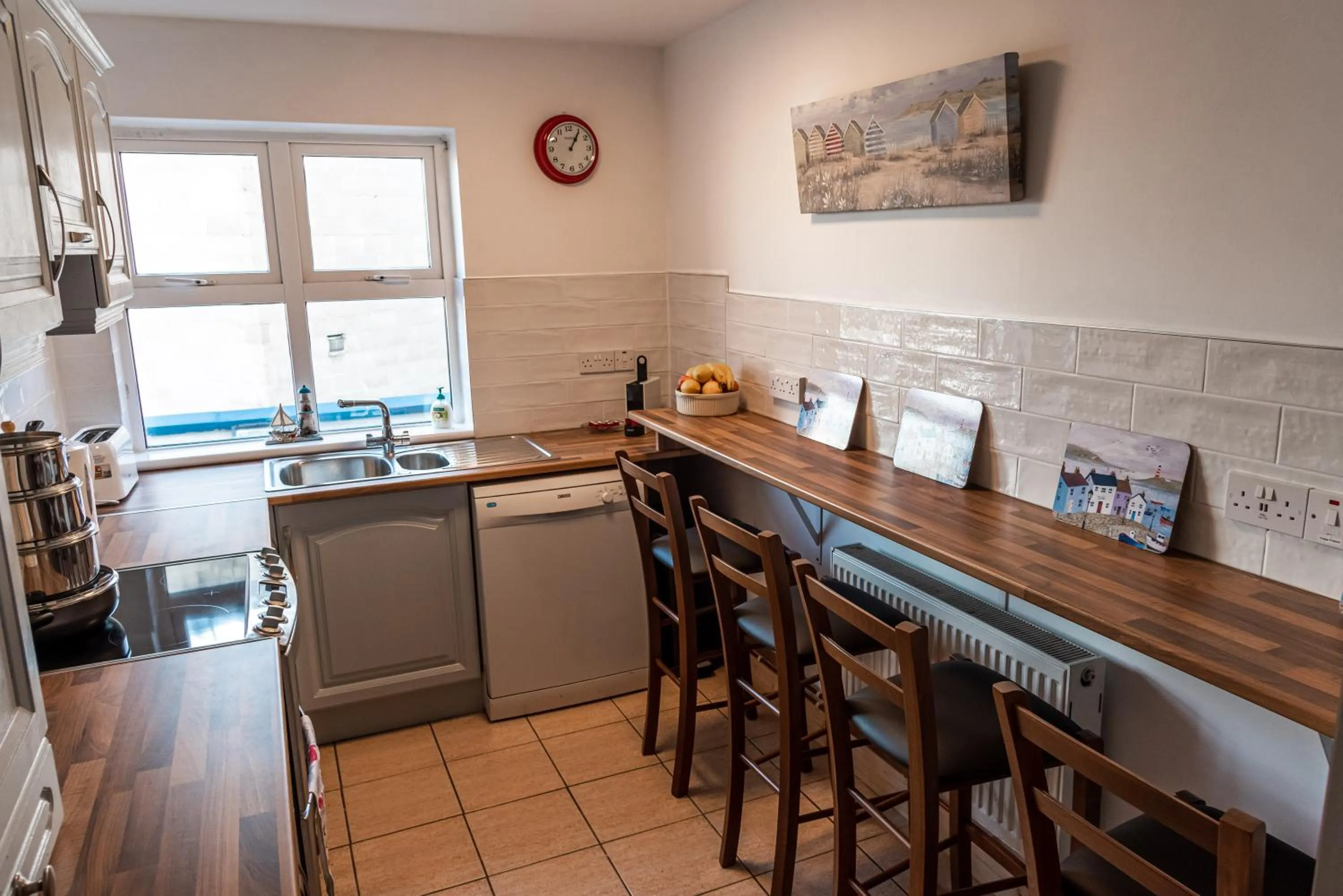 Kitchen or kitchenette in Seawinds Bed and Breakfast