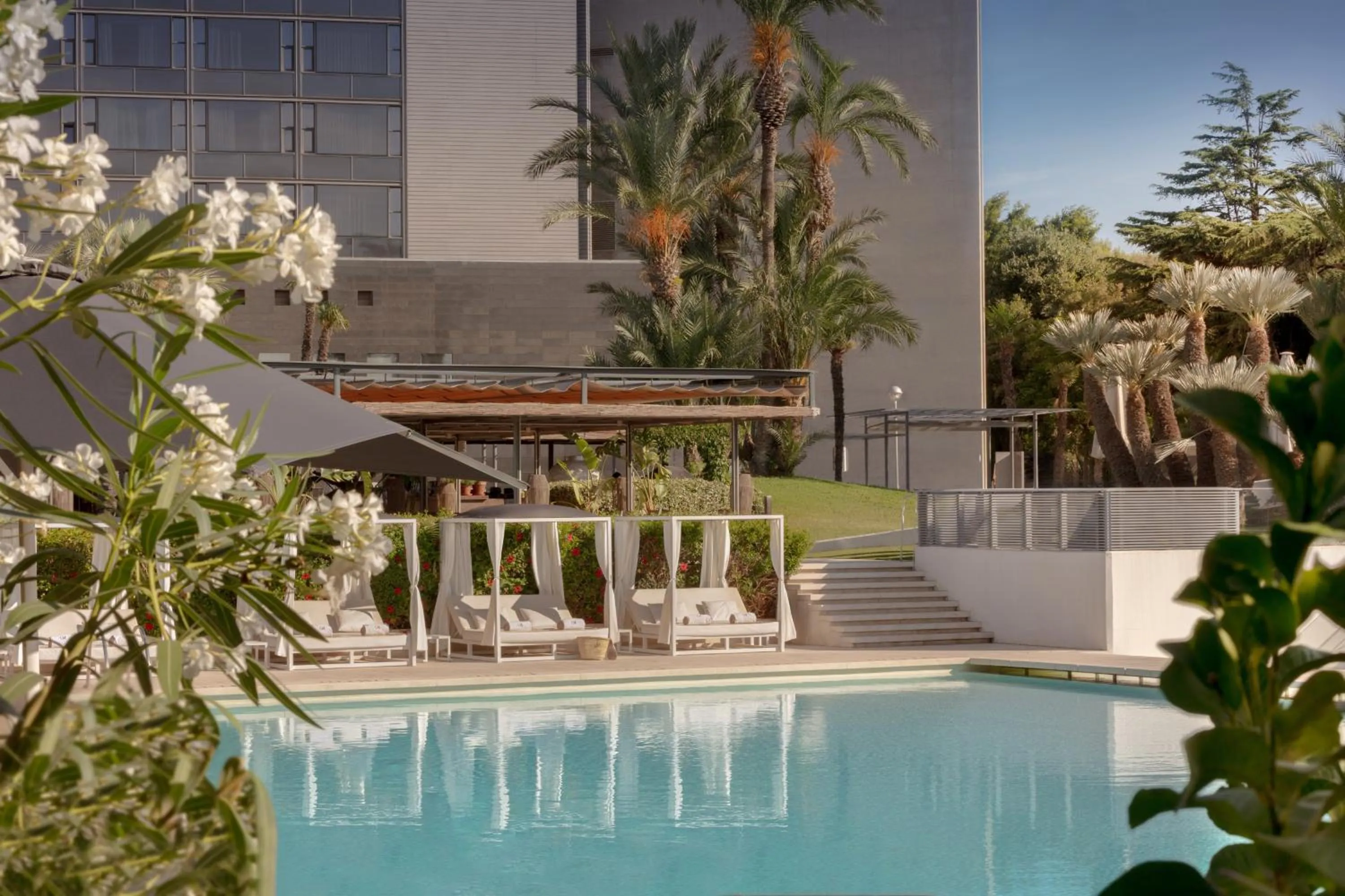 Swimming pool in Torre Melina, a Gran Meliá Hotel
