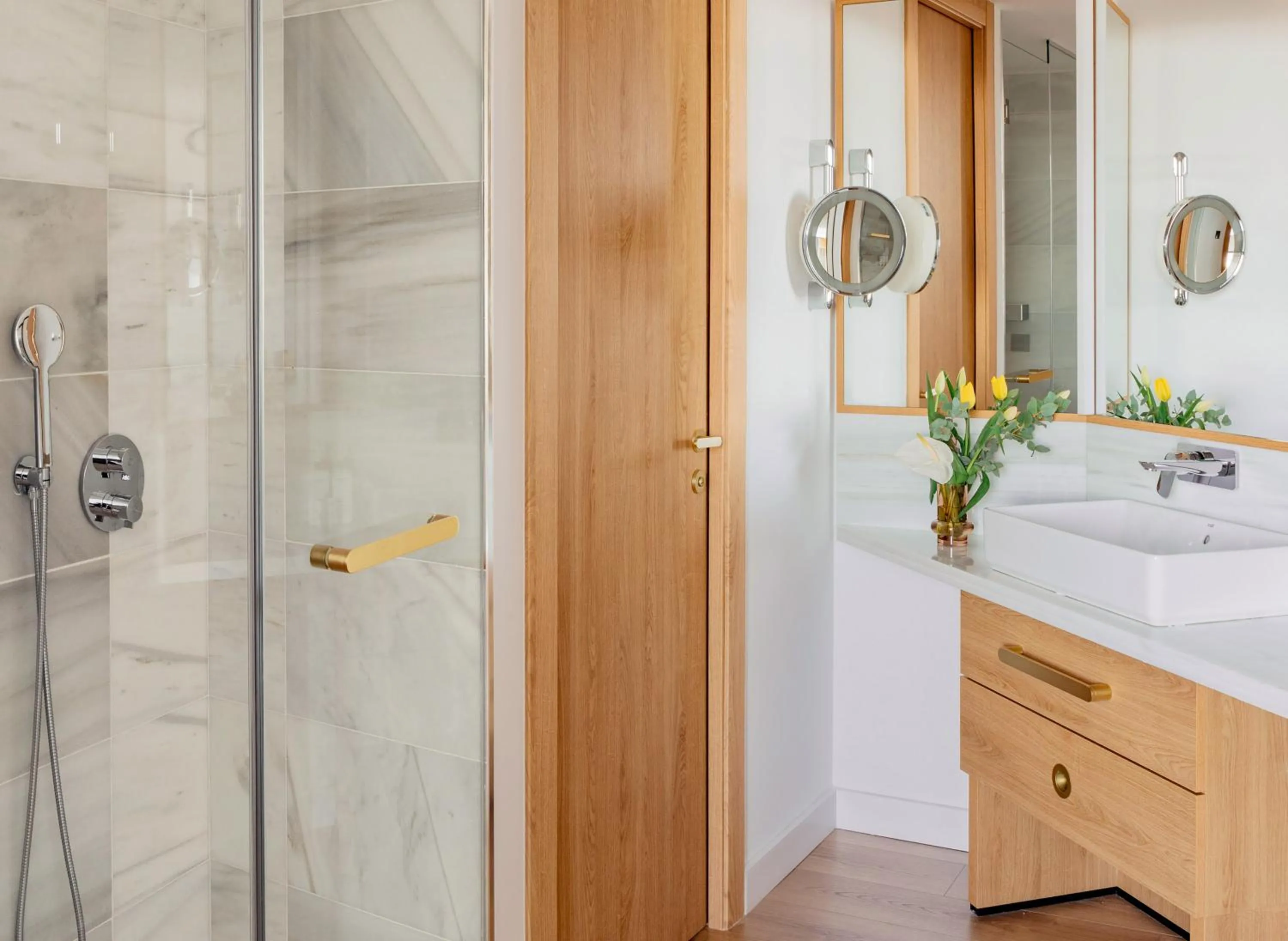 Shower in Torre Melina, a Gran Meliá Hotel