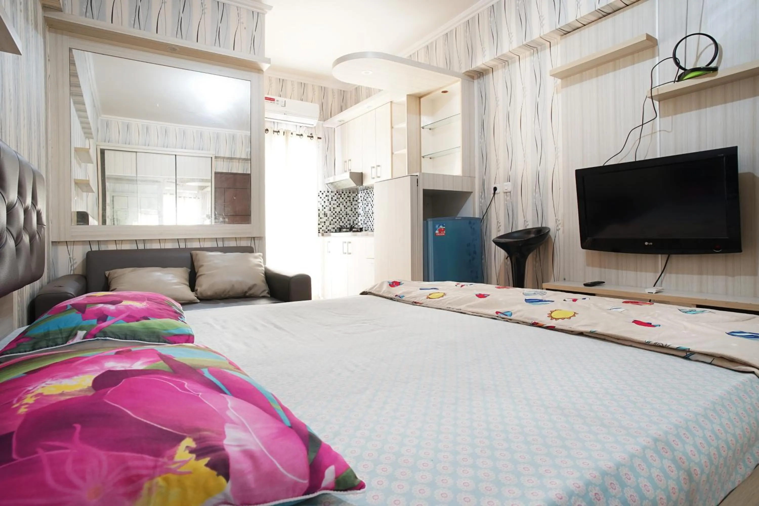 Bedroom, Bed in Planet Room Kemang View