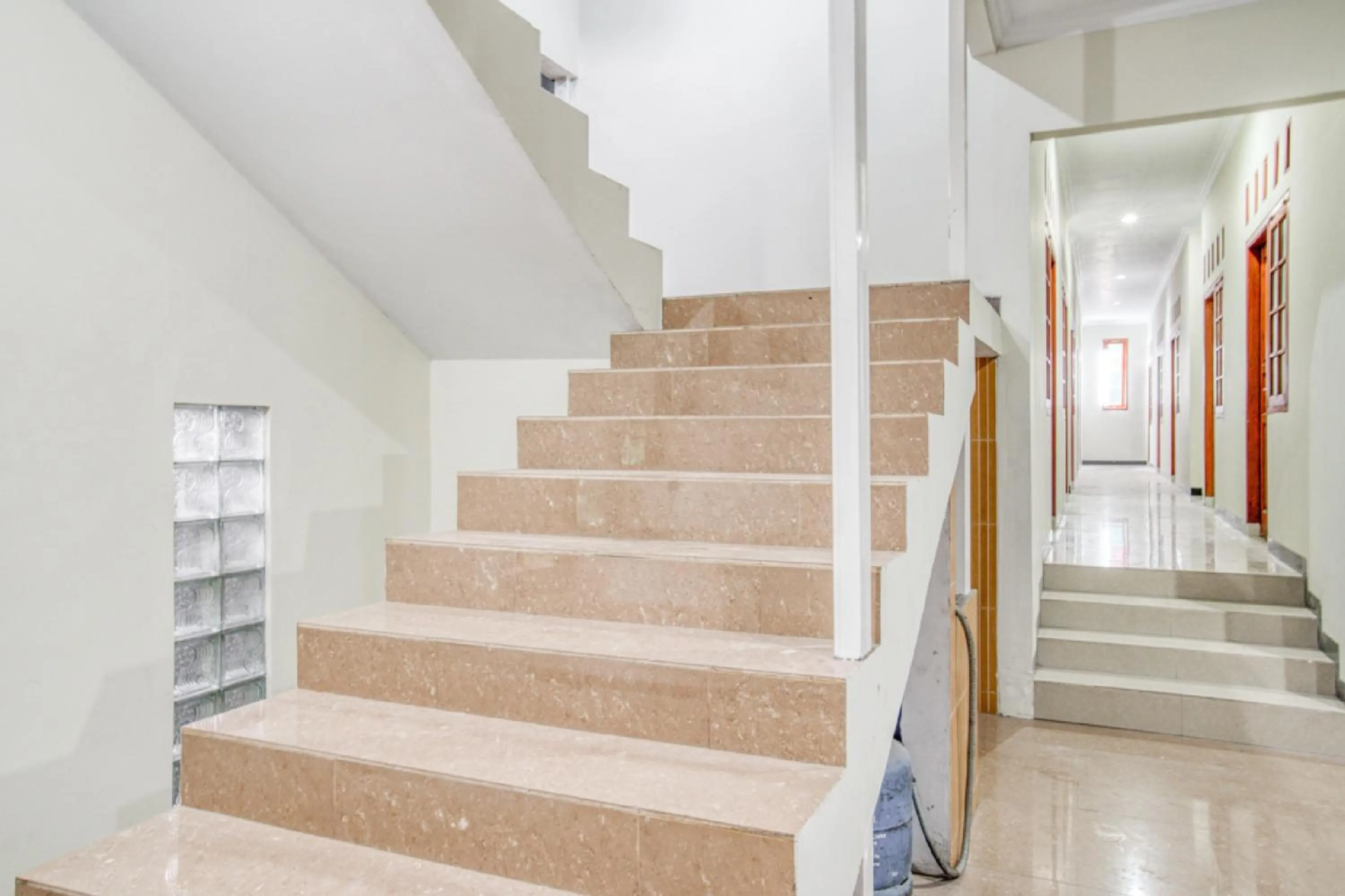 Facade/entrance in RedDoorz near Taman Mini Jakarta