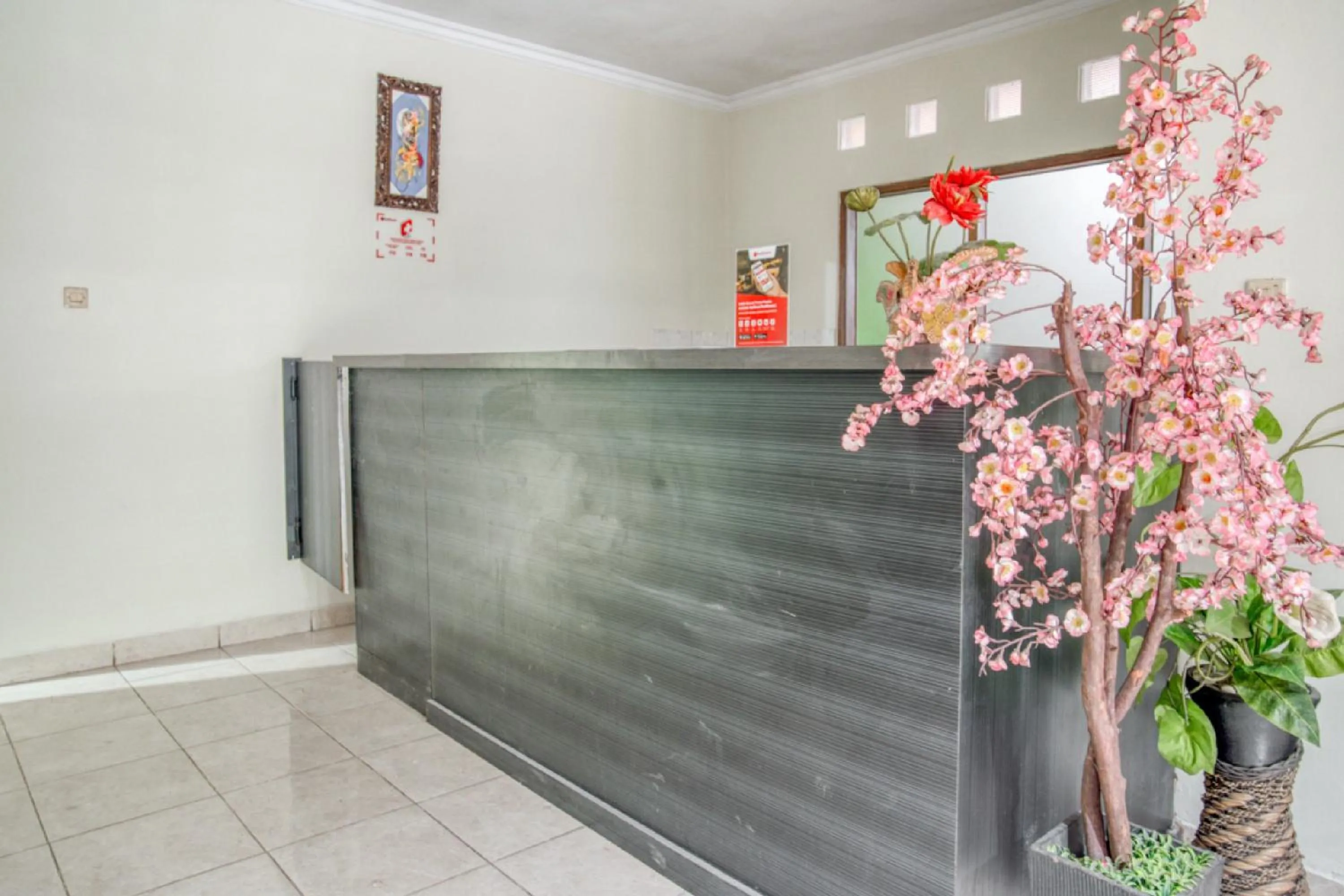 Lobby or reception in RedDoorz near Taman Mini Jakarta