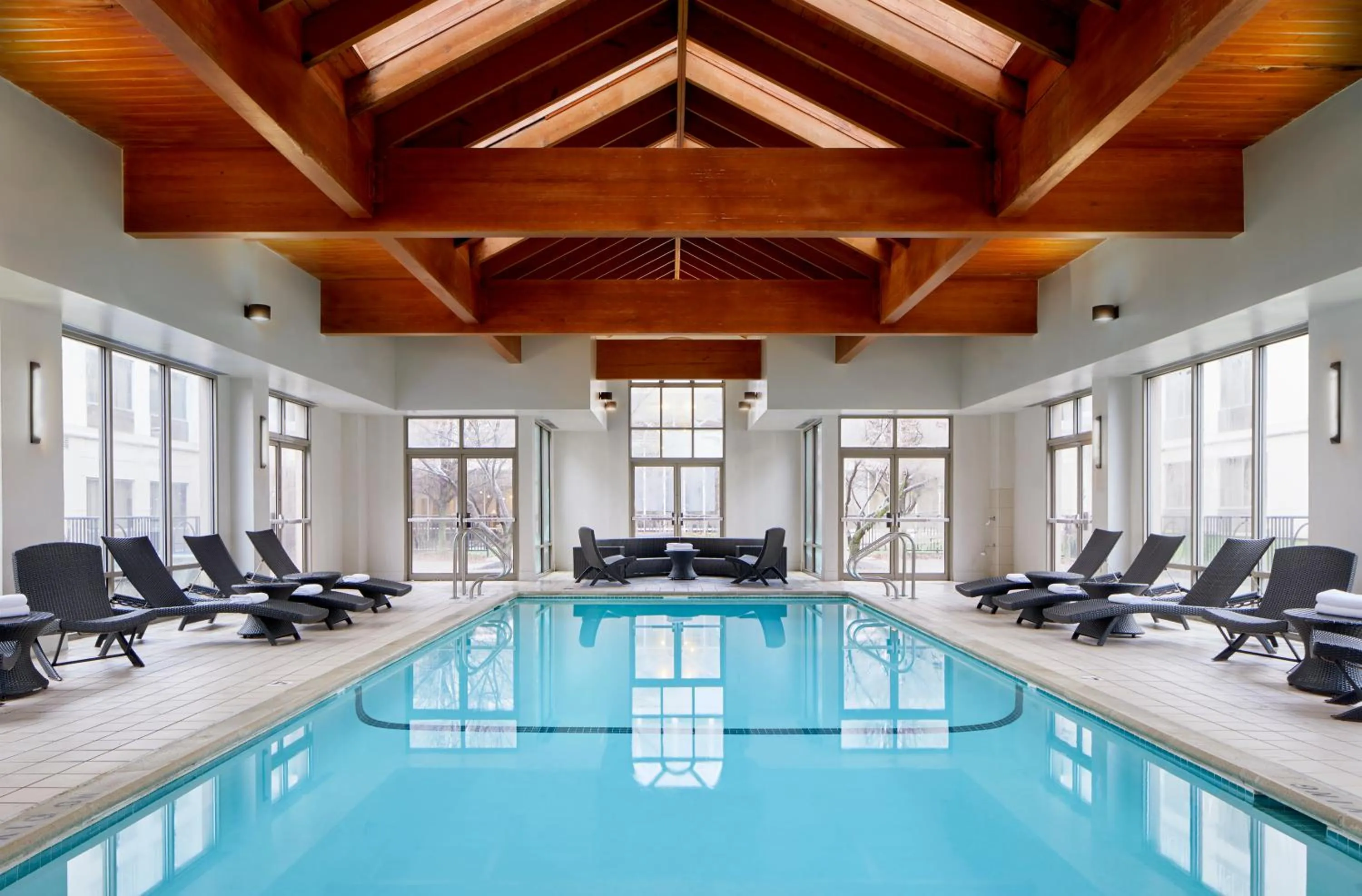 Swimming pool in Detroit Metro Airport Marriott