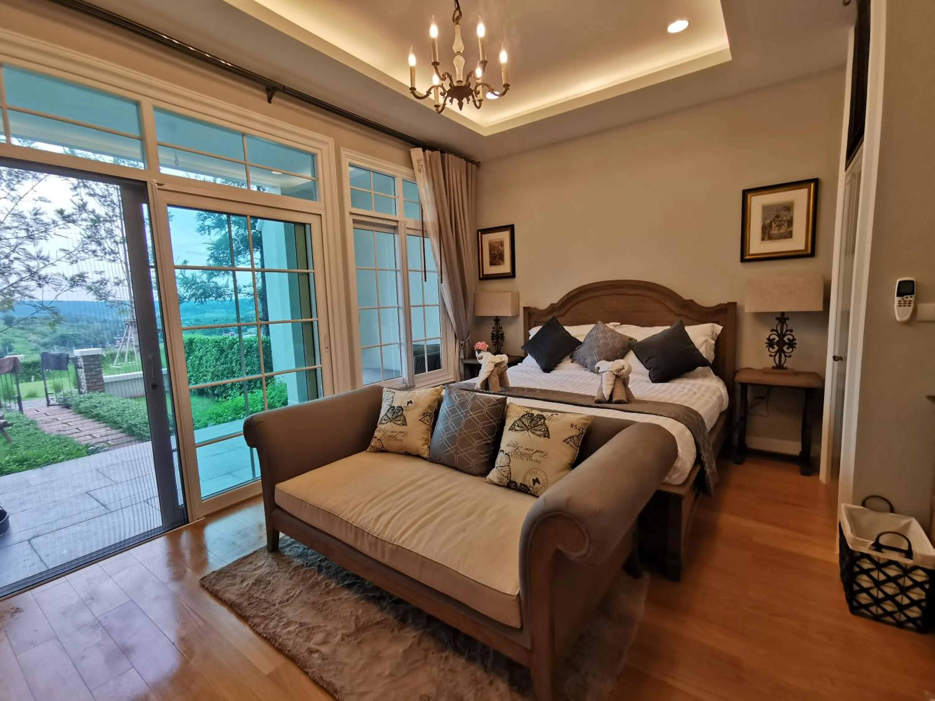 Bed in The Castell Condo by Nutthiwan room 912 and 921