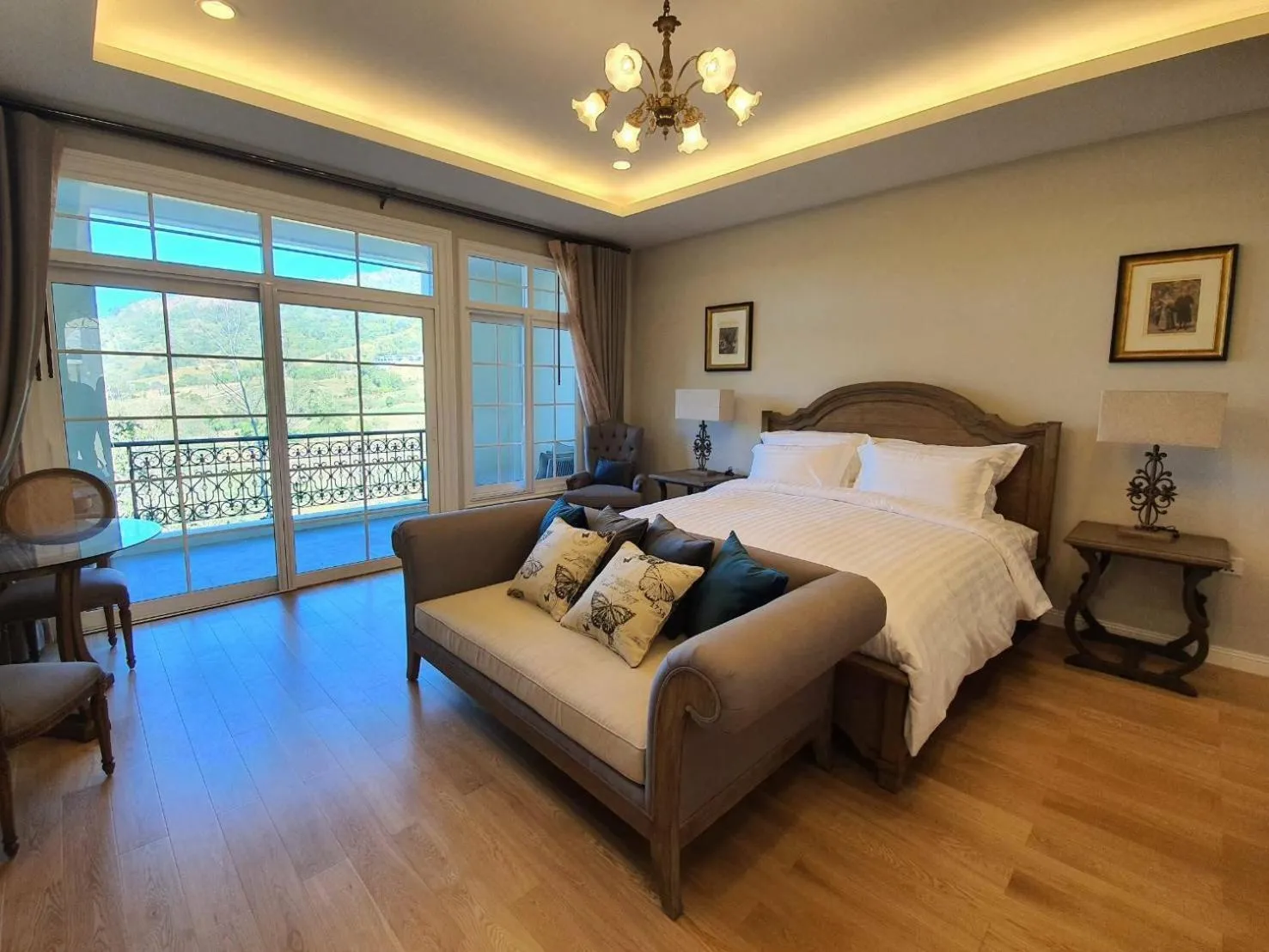 Bed in The Castell Condo by Nutthiwan room 912 and 921