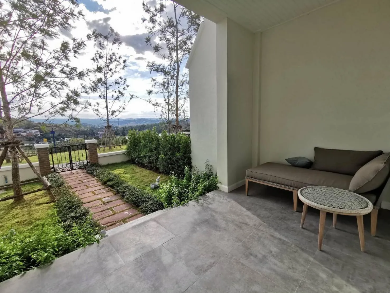 The Castell Condo by Nutthiwan room 912 and 921