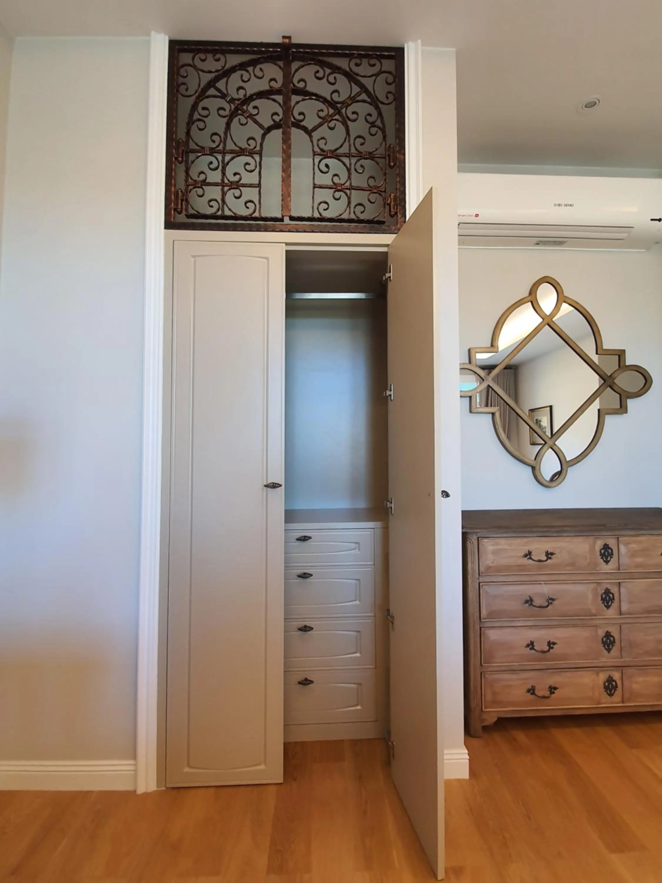 Decorative detail in The Castell Condo by Nutthiwan room 912 and 921
