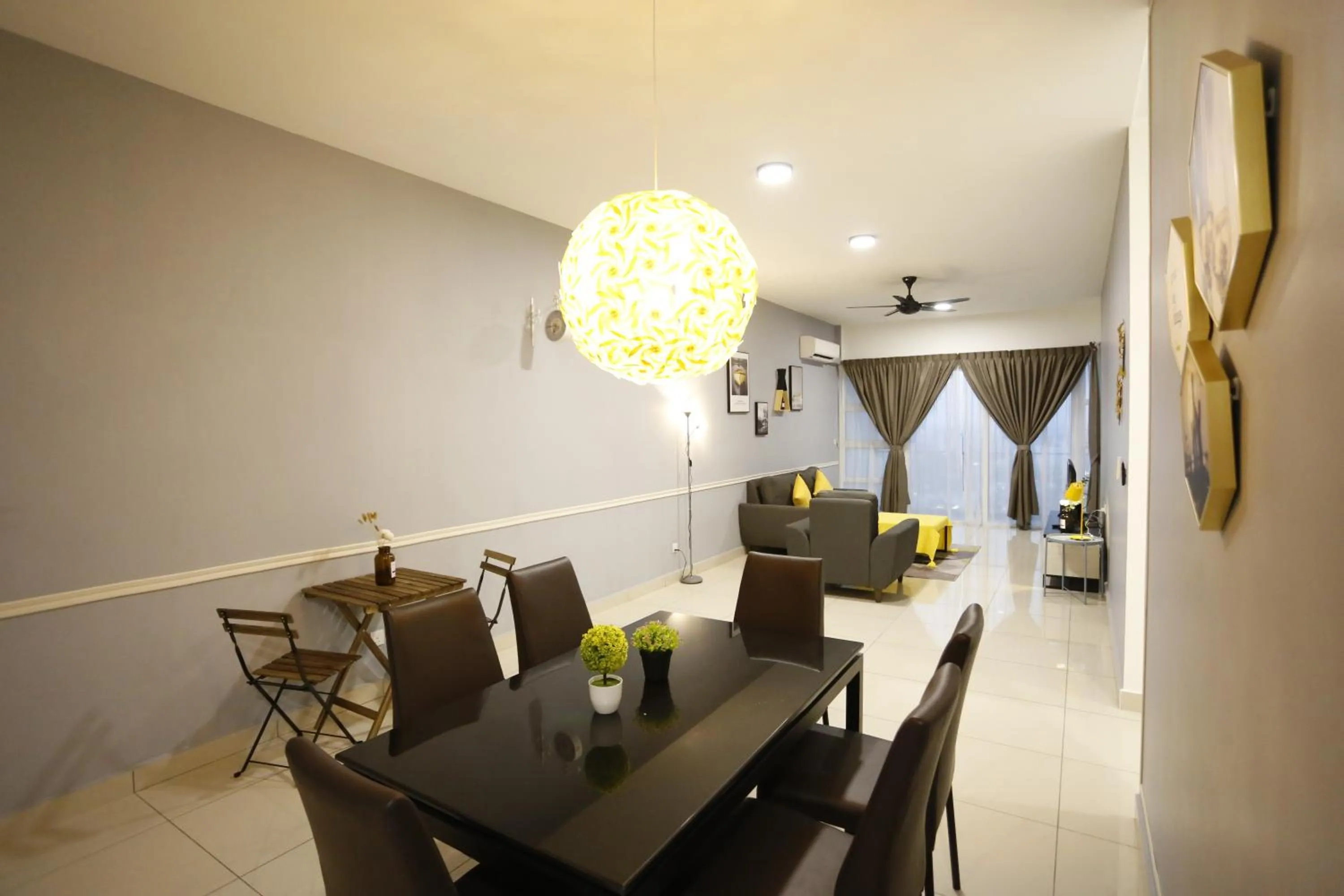 Pinnacle Tower Homestay by Home Cube