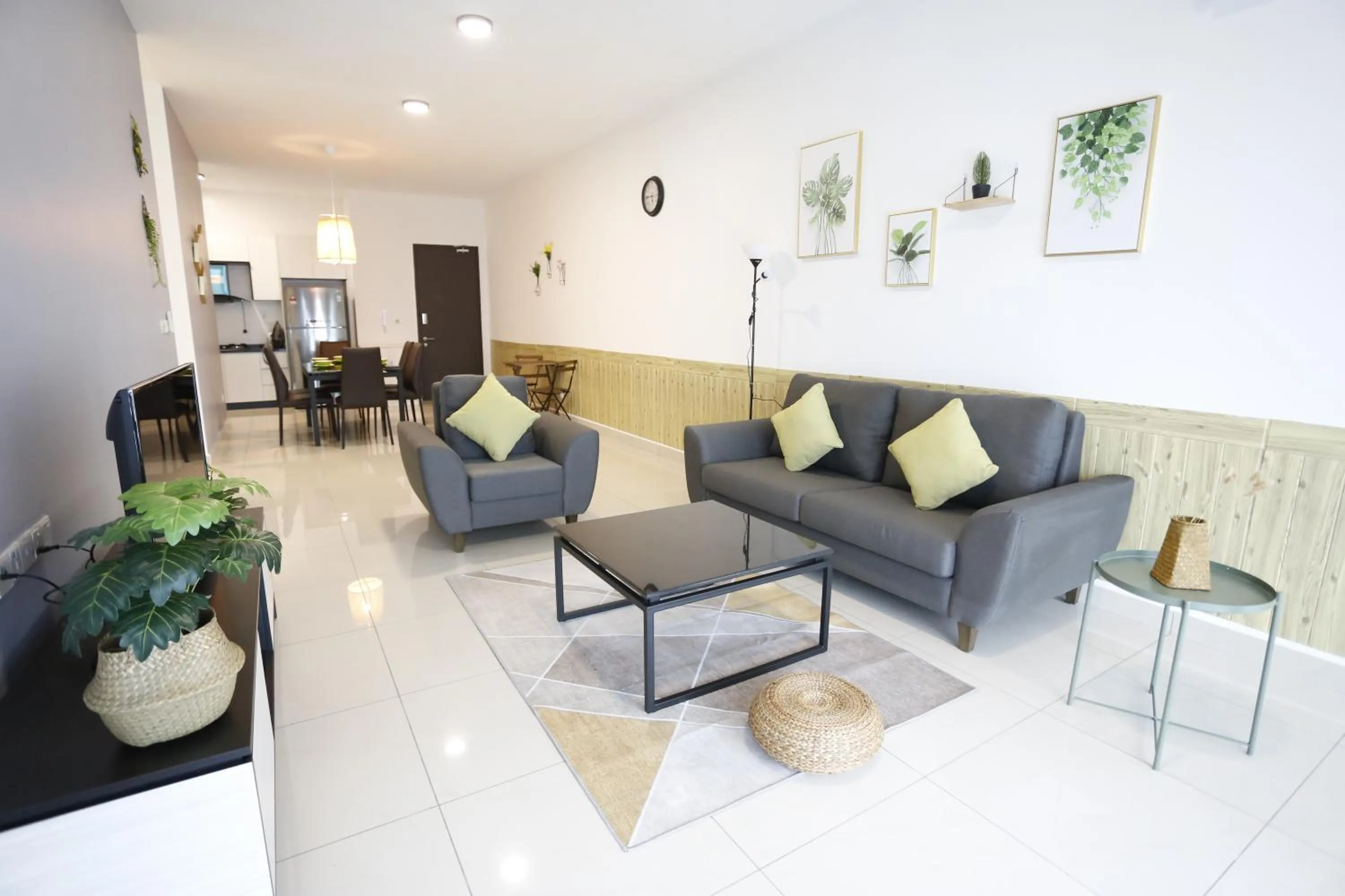 Pinnacle Tower Homestay by Home Cube