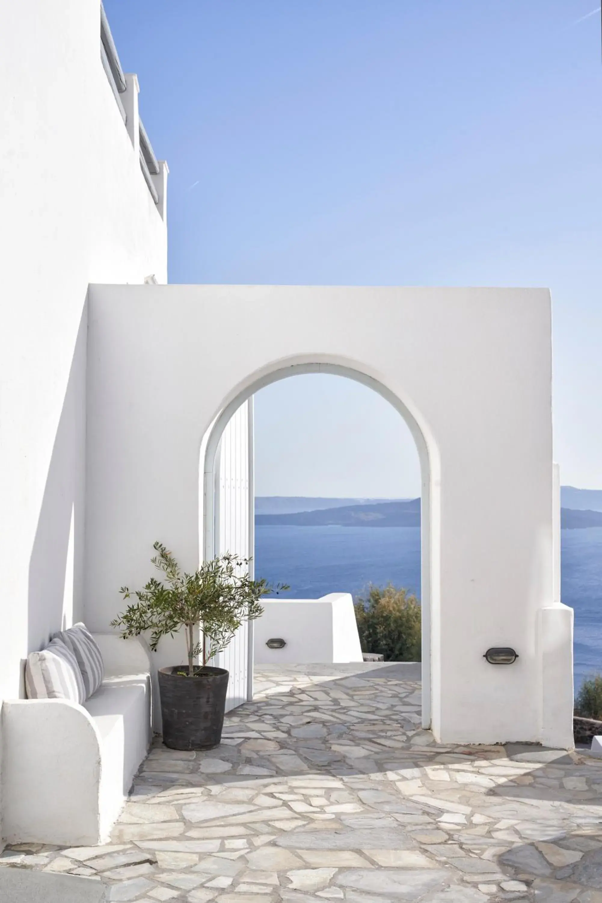 Property building in Mr and Mrs White Oia - Santorini Property building in Mr and Mrs White Oia - Santorini