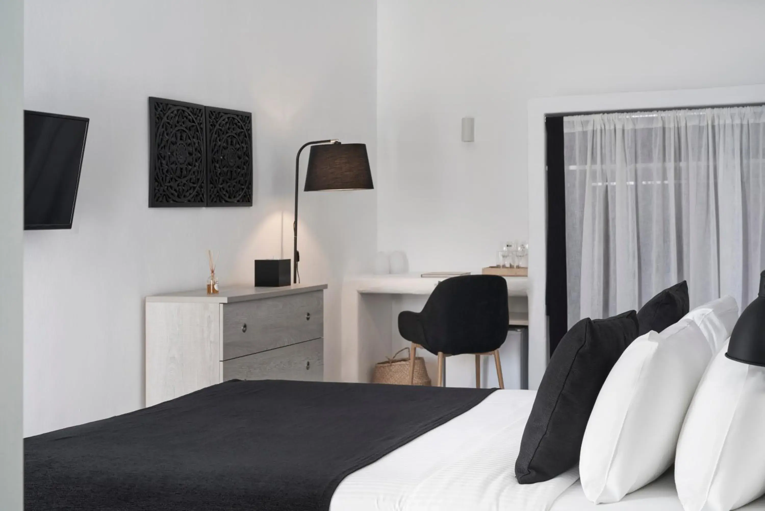 Bedroom, Bed in Mr and Mrs White Oia - Santorini Bedroom, Bed in Mr and Mrs White Oia - Santorini