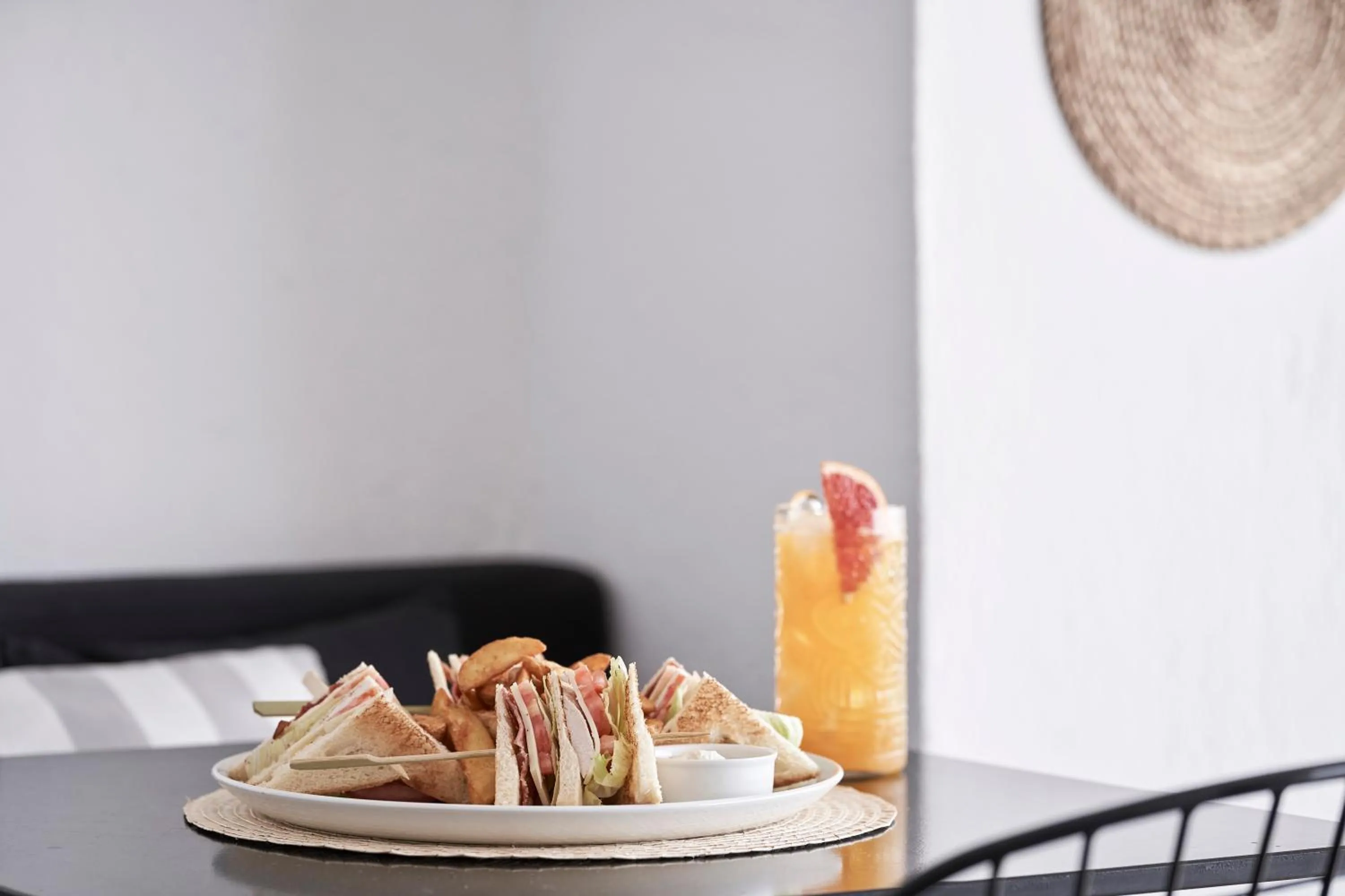 Food and drinks in Mr & Mrs White Oia - Santorini