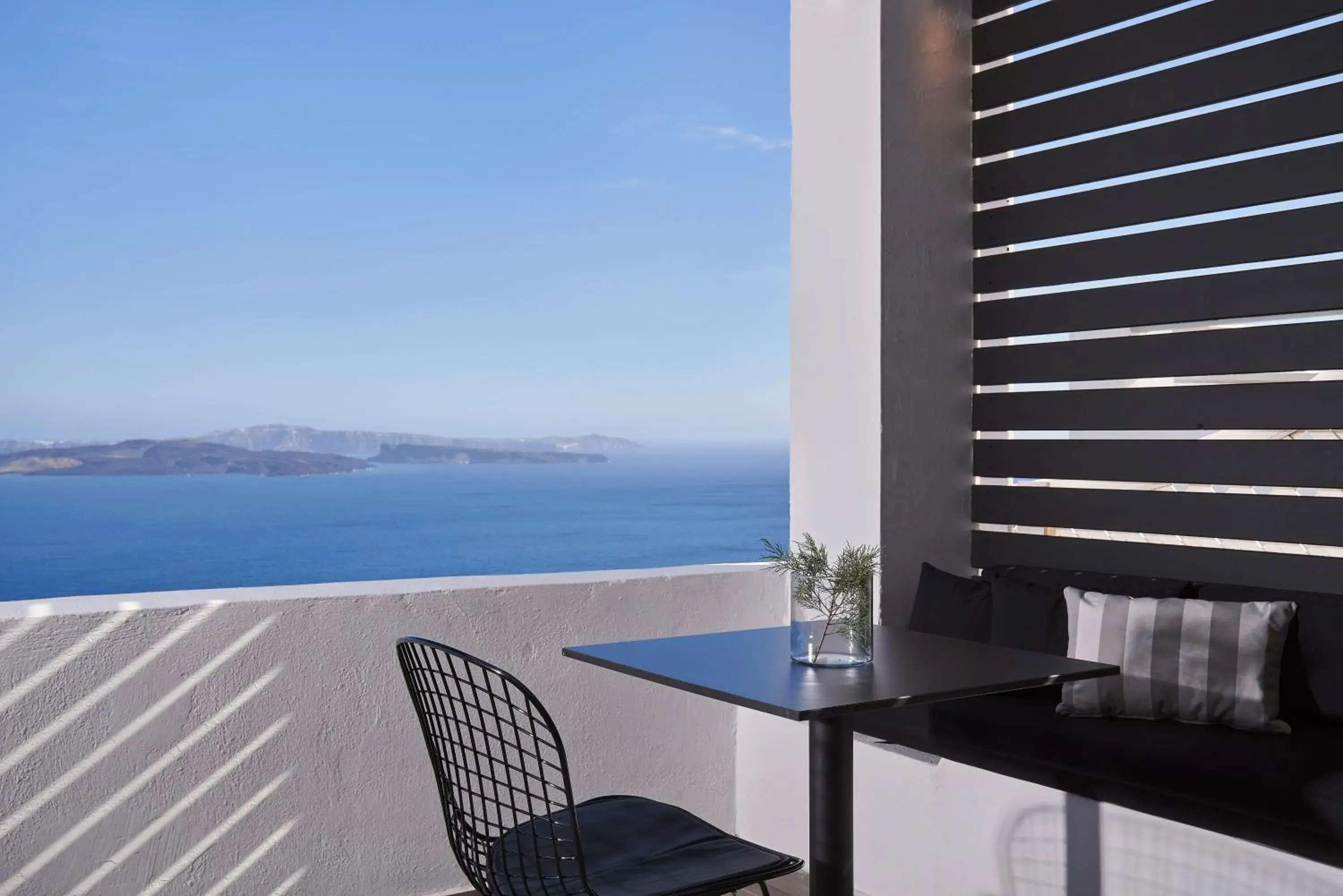 Restaurant/places to eat in Mr and Mrs White Oia - Santorini Restaurant/places to eat in Mr and Mrs White Oia - Santorini