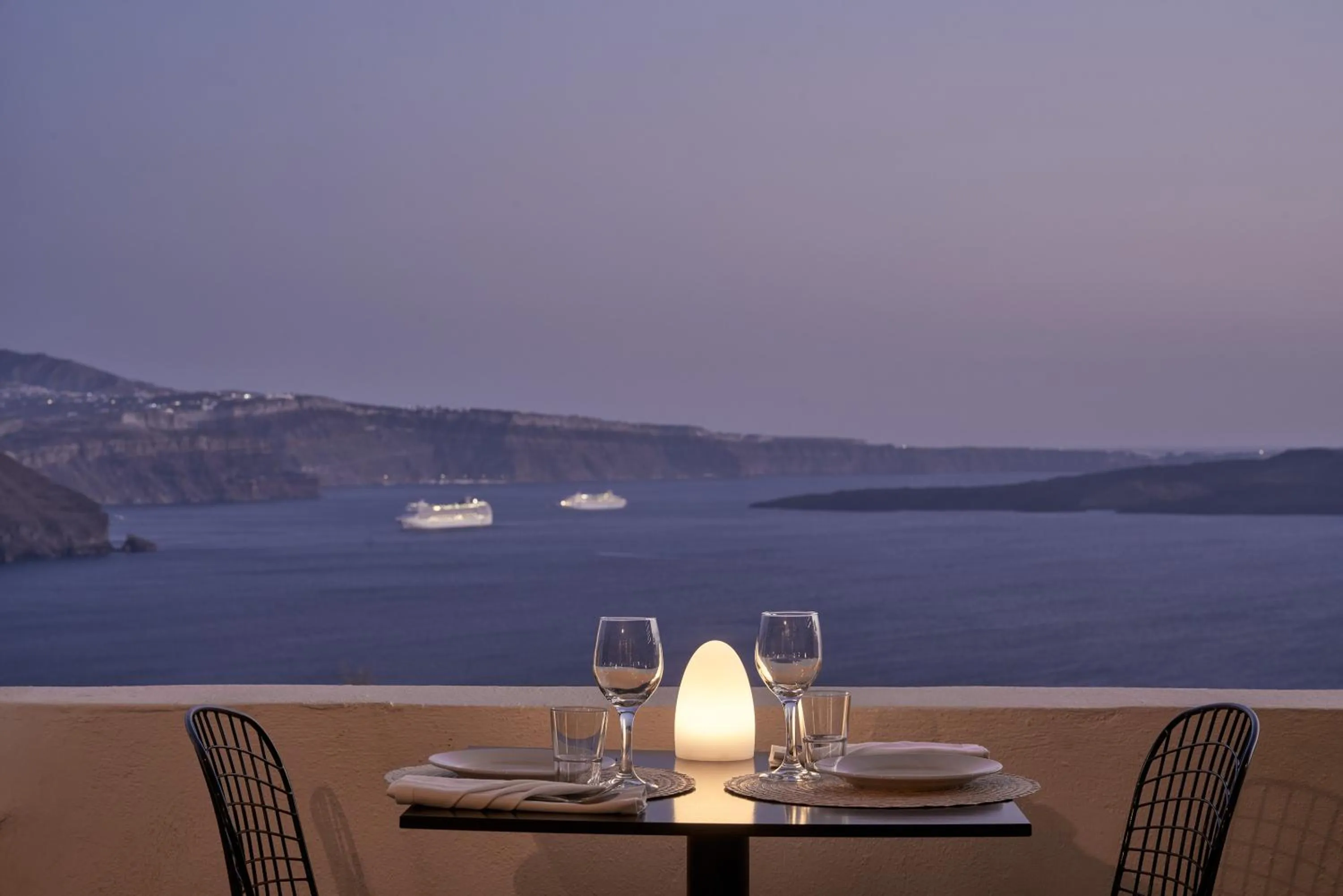 Restaurant/places to eat in Mr & Mrs White Oia - Santorini